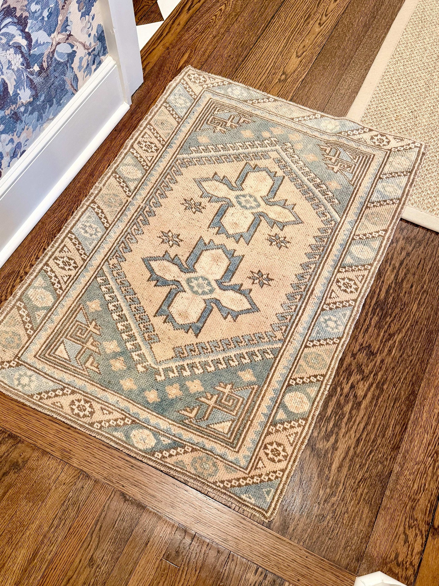 2’7”x3’8” Vintage Oushak Area Rug