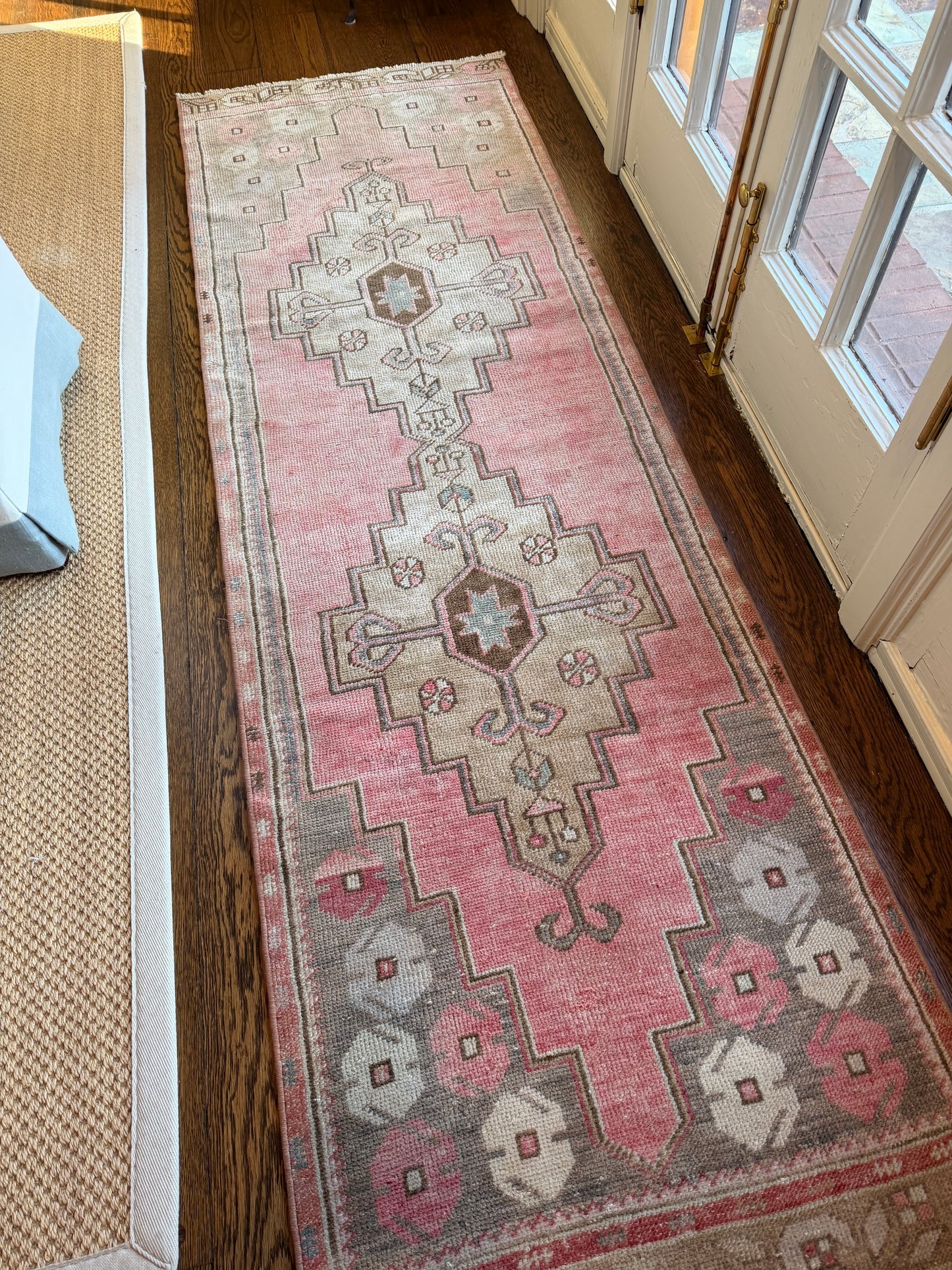 2’5”x7’9” Colorful Oushak Runner