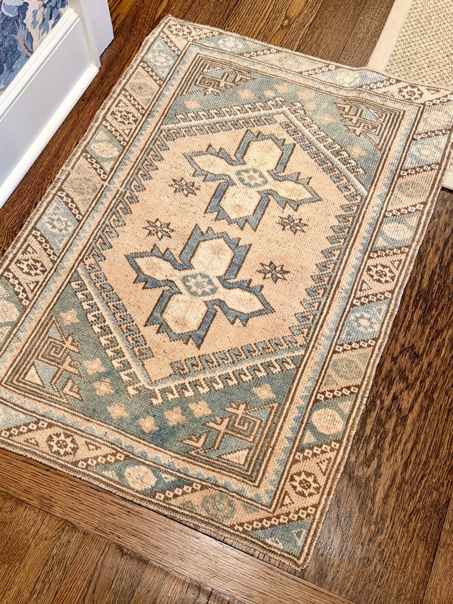 2’7”x3’8” Vintage Oushak Area Rug