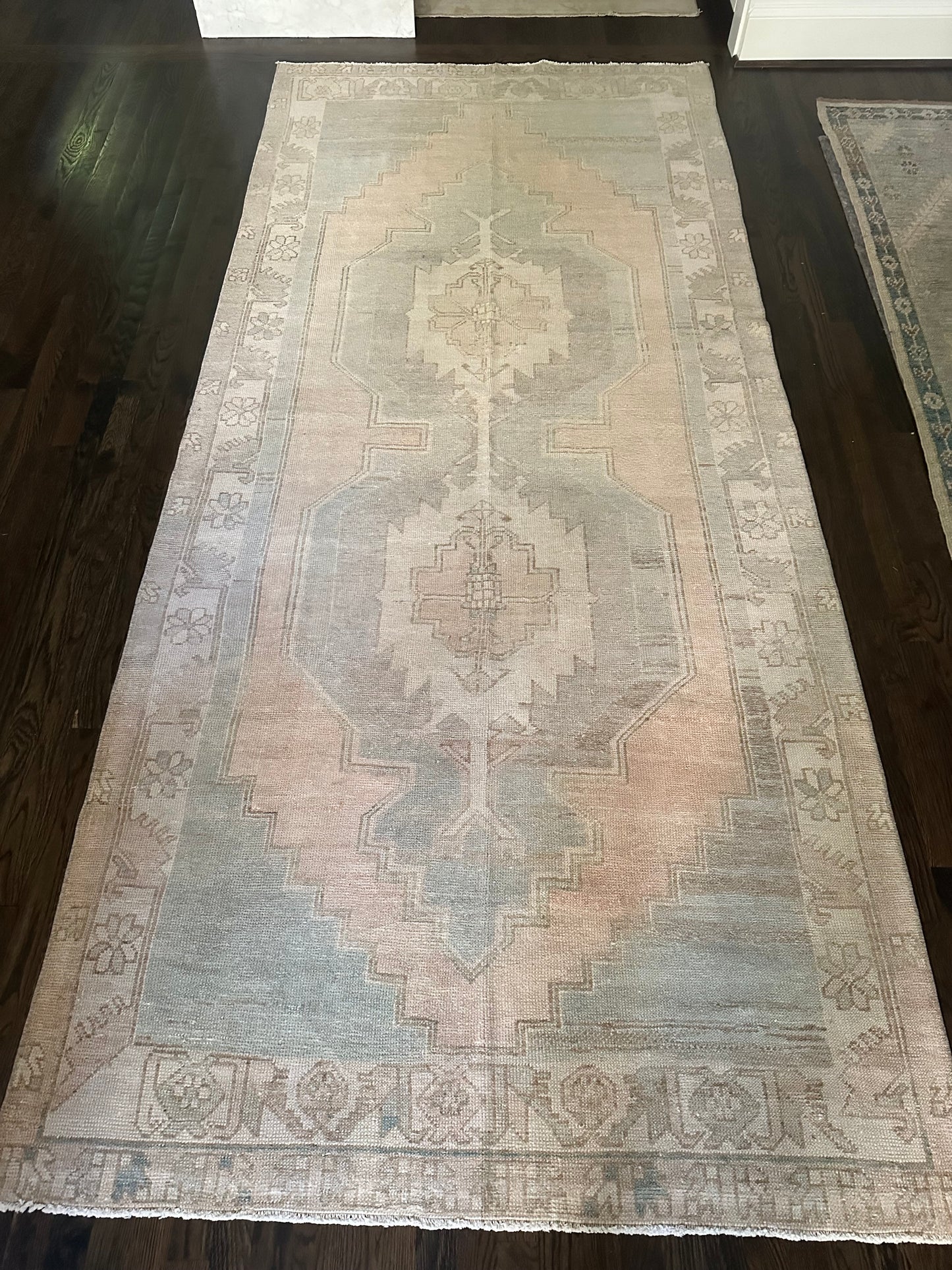 4’9” x 10’8” Gallery Rug