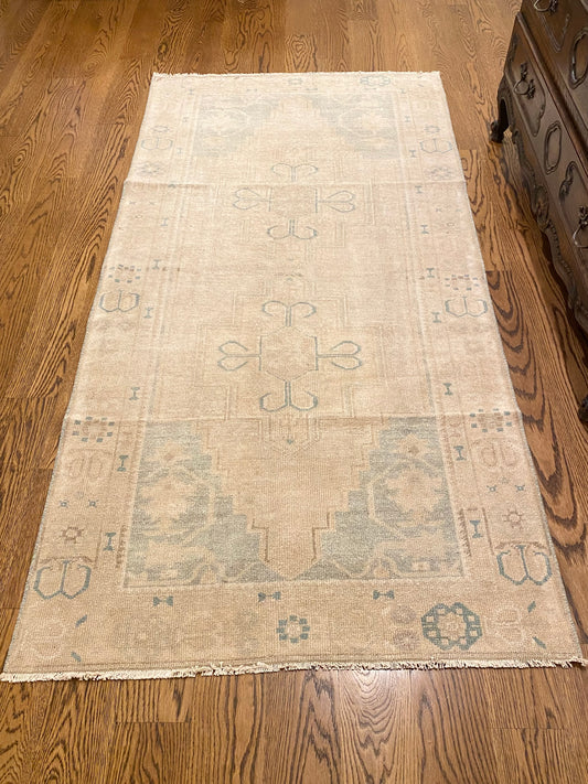 3’5”x7’1” Vintage Oushak Area Rug