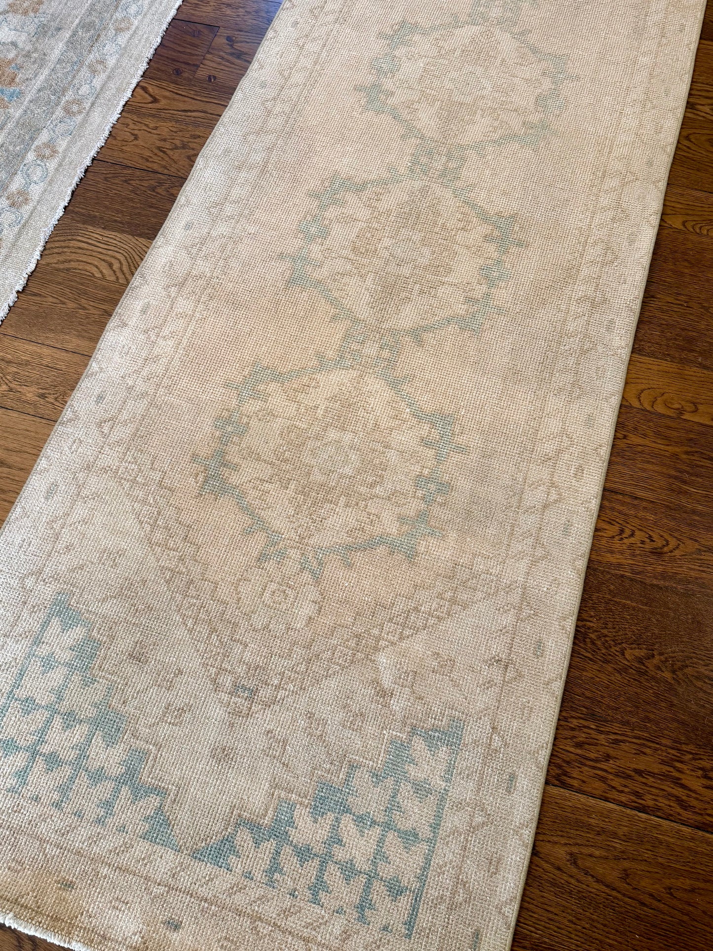 2’10”x9’6” Gorgeous Vintage Oushak Runner