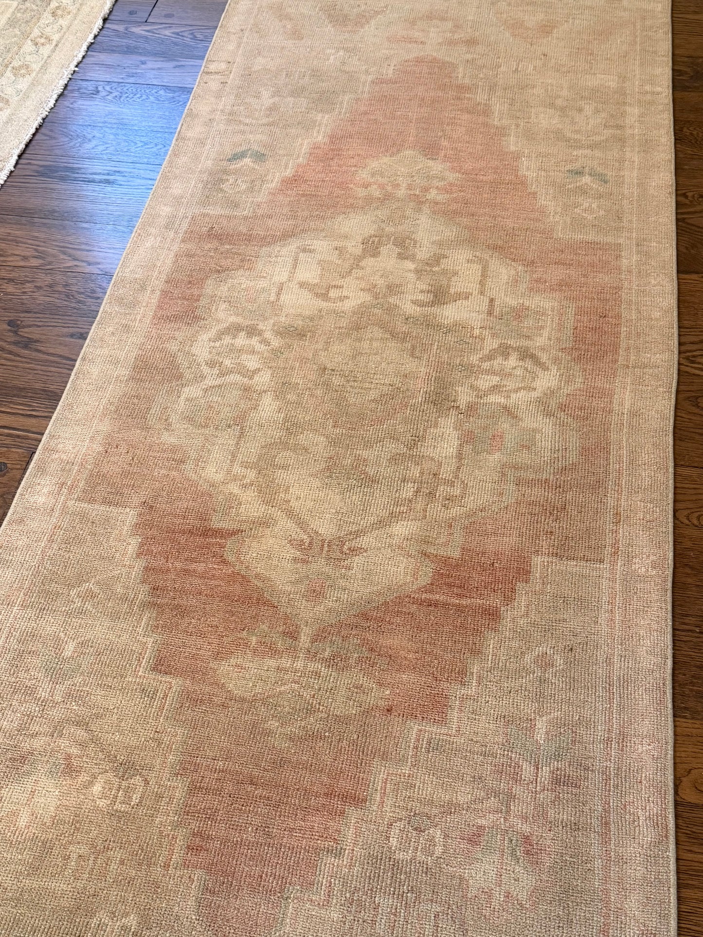 2’9”x8’9” Oushak Runner