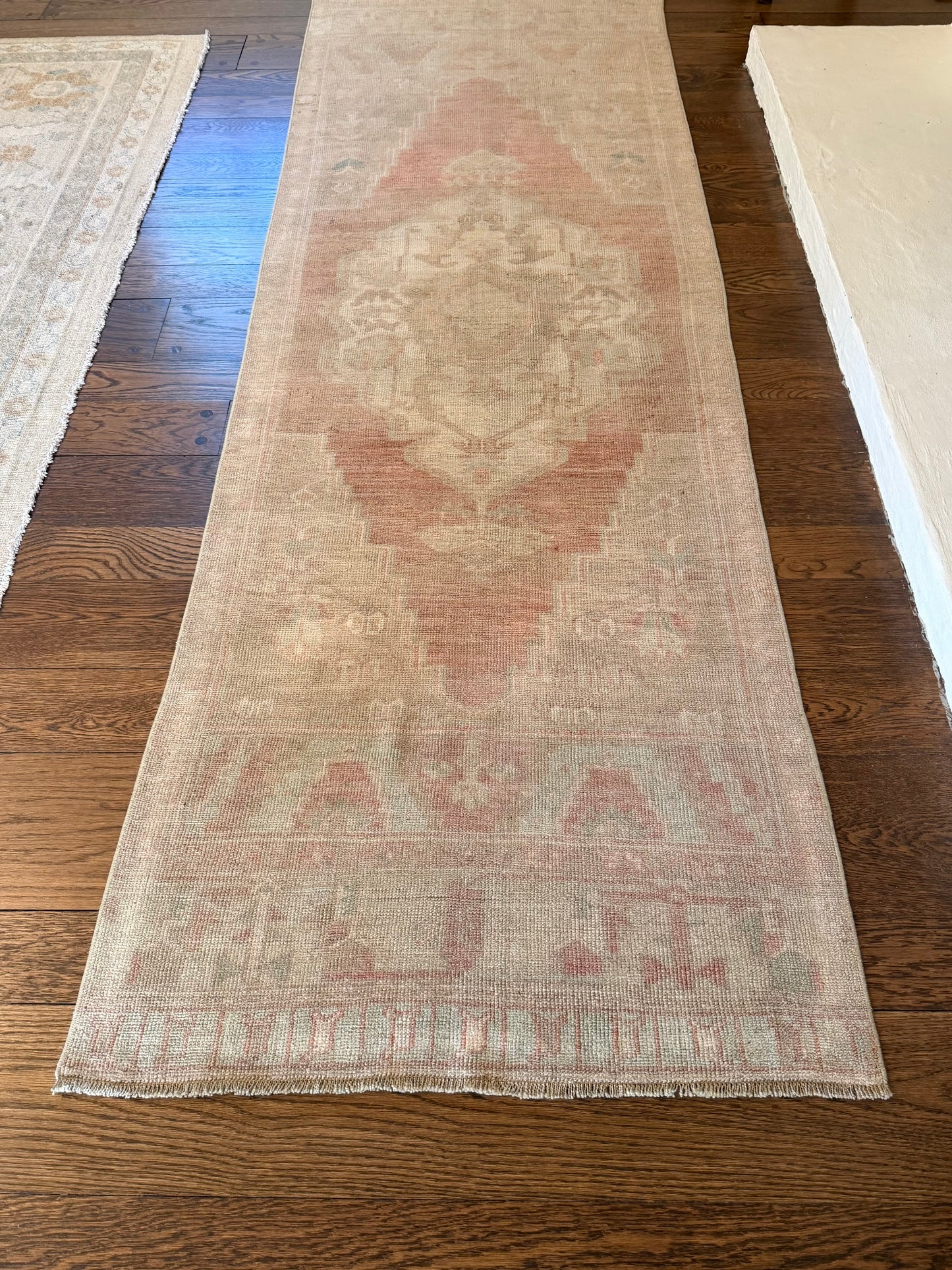 2’9”x8’9” Oushak Runner