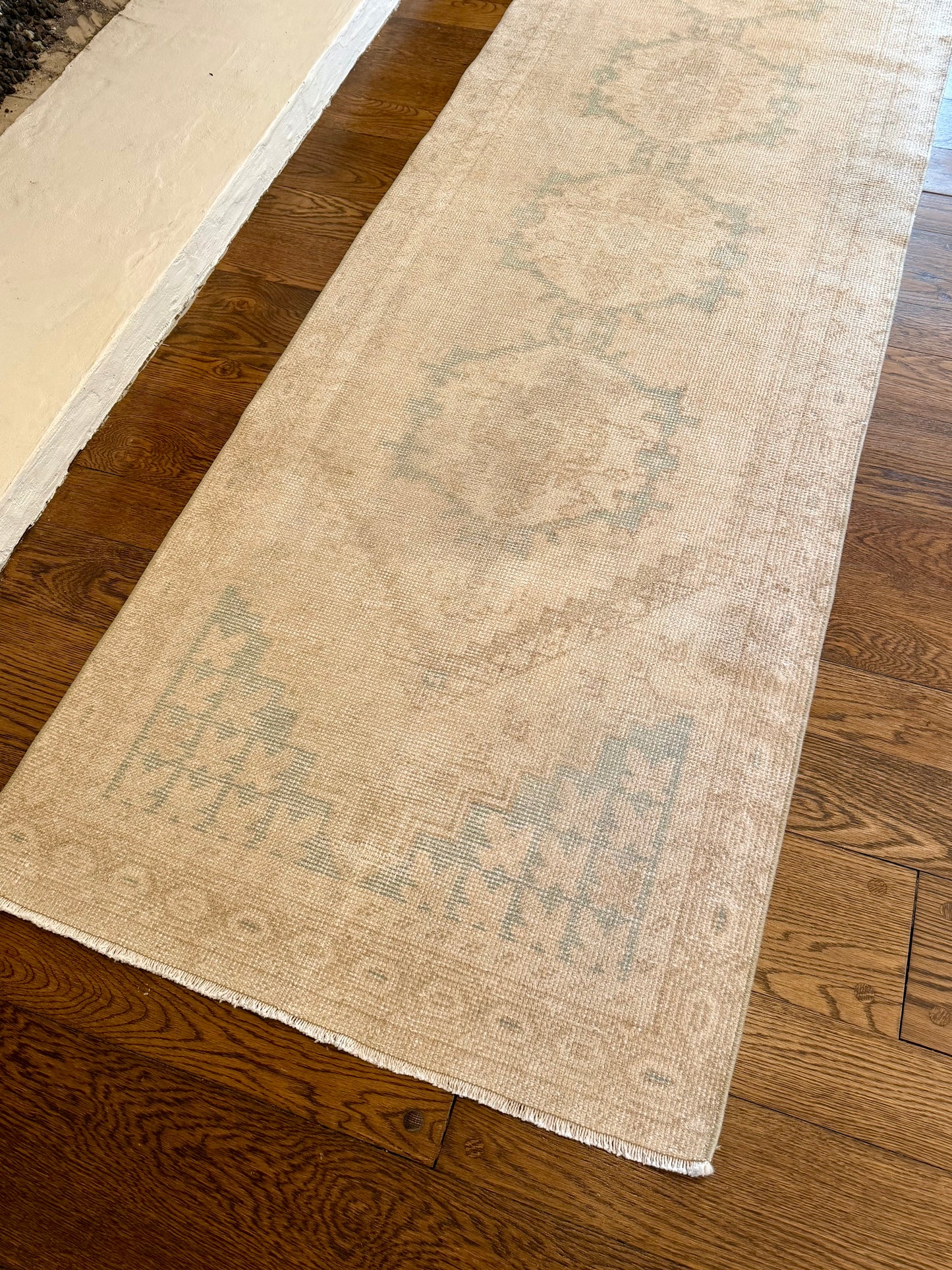 2’10”x9’6” Gorgeous Vintage Oushak Runner