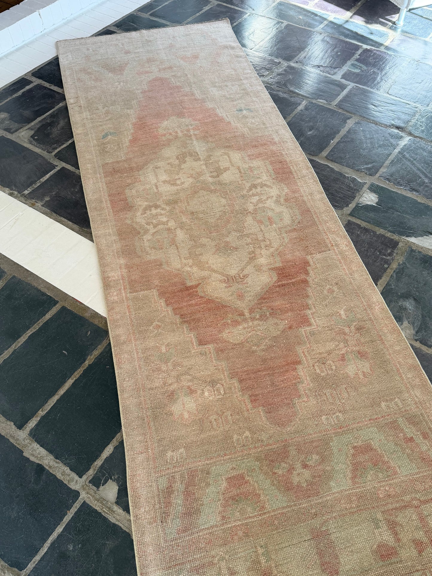 2’9”x8’9” Oushak Runner