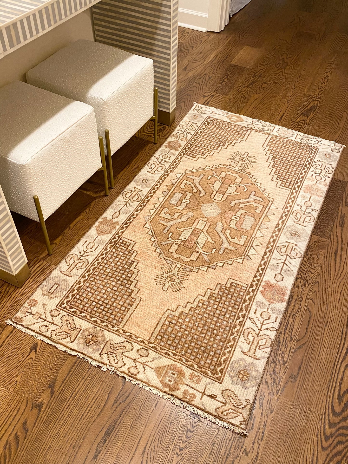 2’8”x5’1” Oushak Area Rug