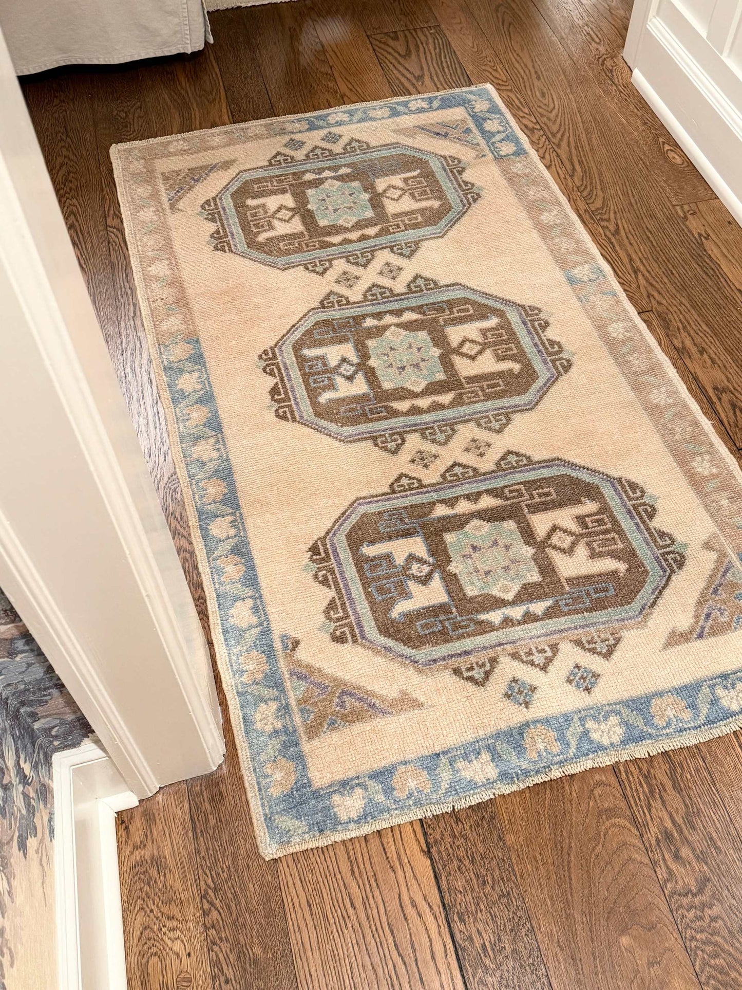 3’2”x5’8” Vintage Turkish Area Rug