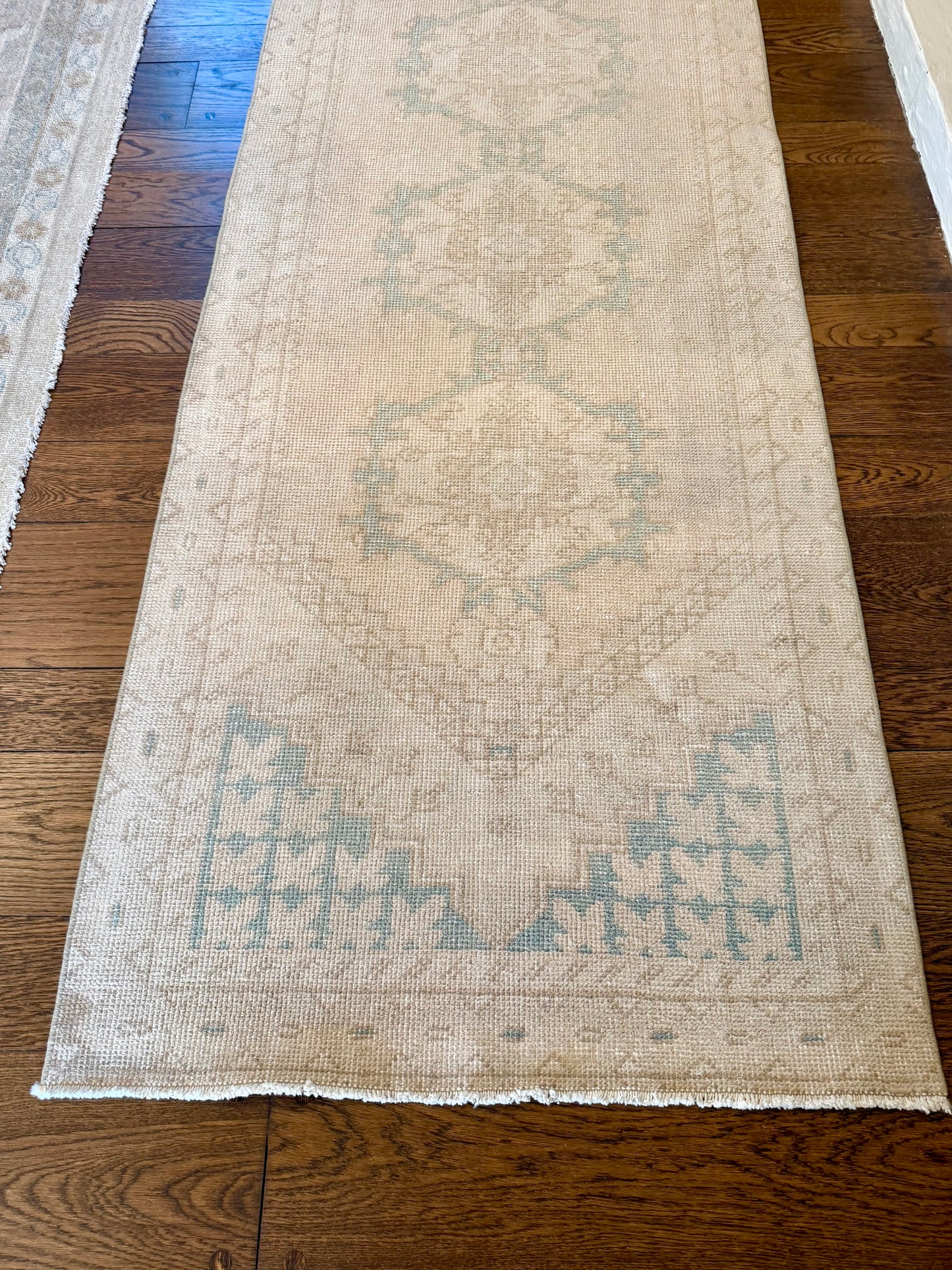2’10”x9’6” Gorgeous Vintage Oushak Runner