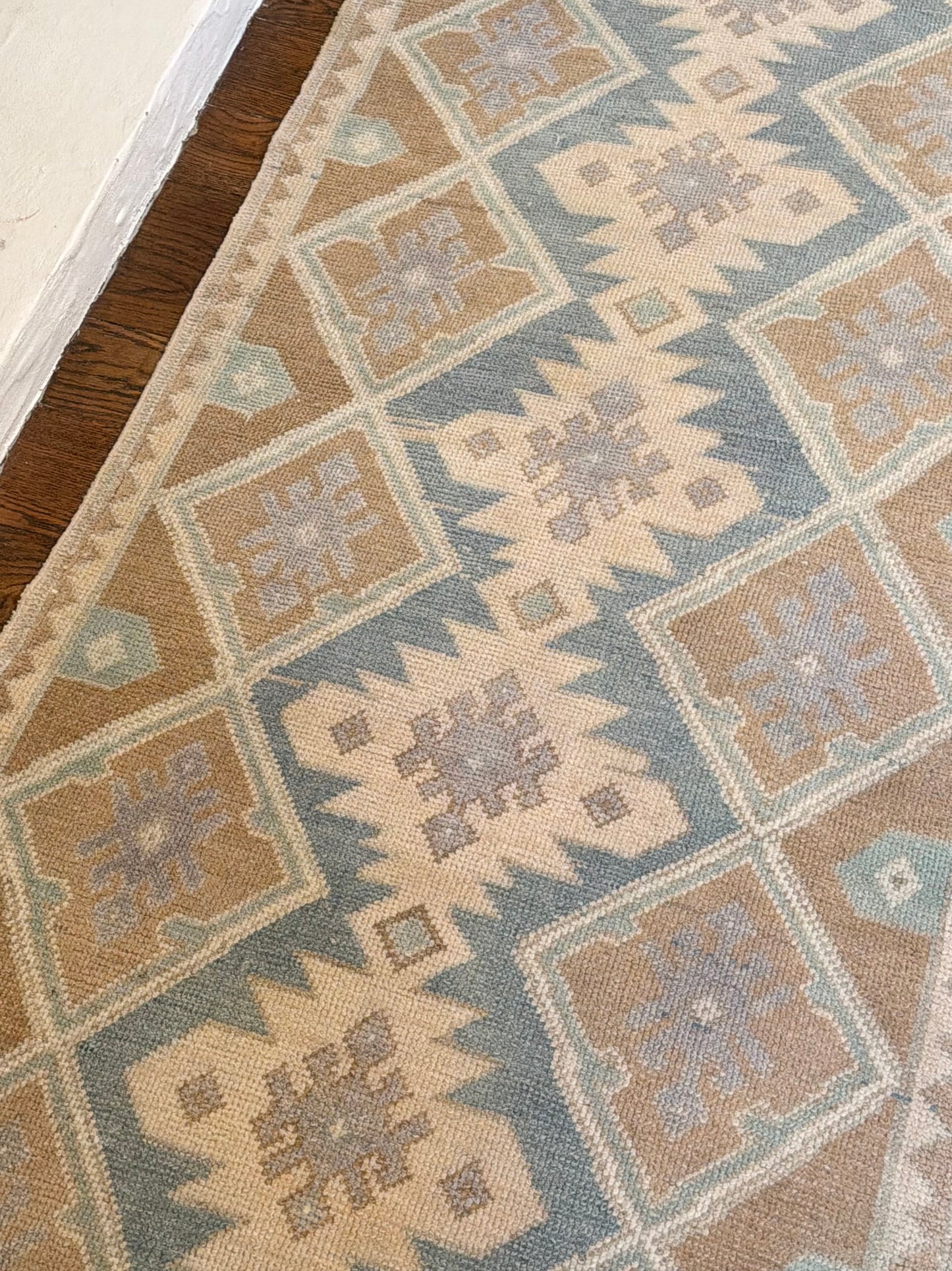 2’9”x8’6” Stunning Turkish Runner