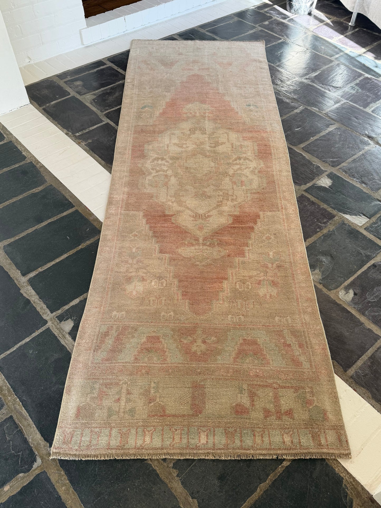 2’9”x8’9” Oushak Runner