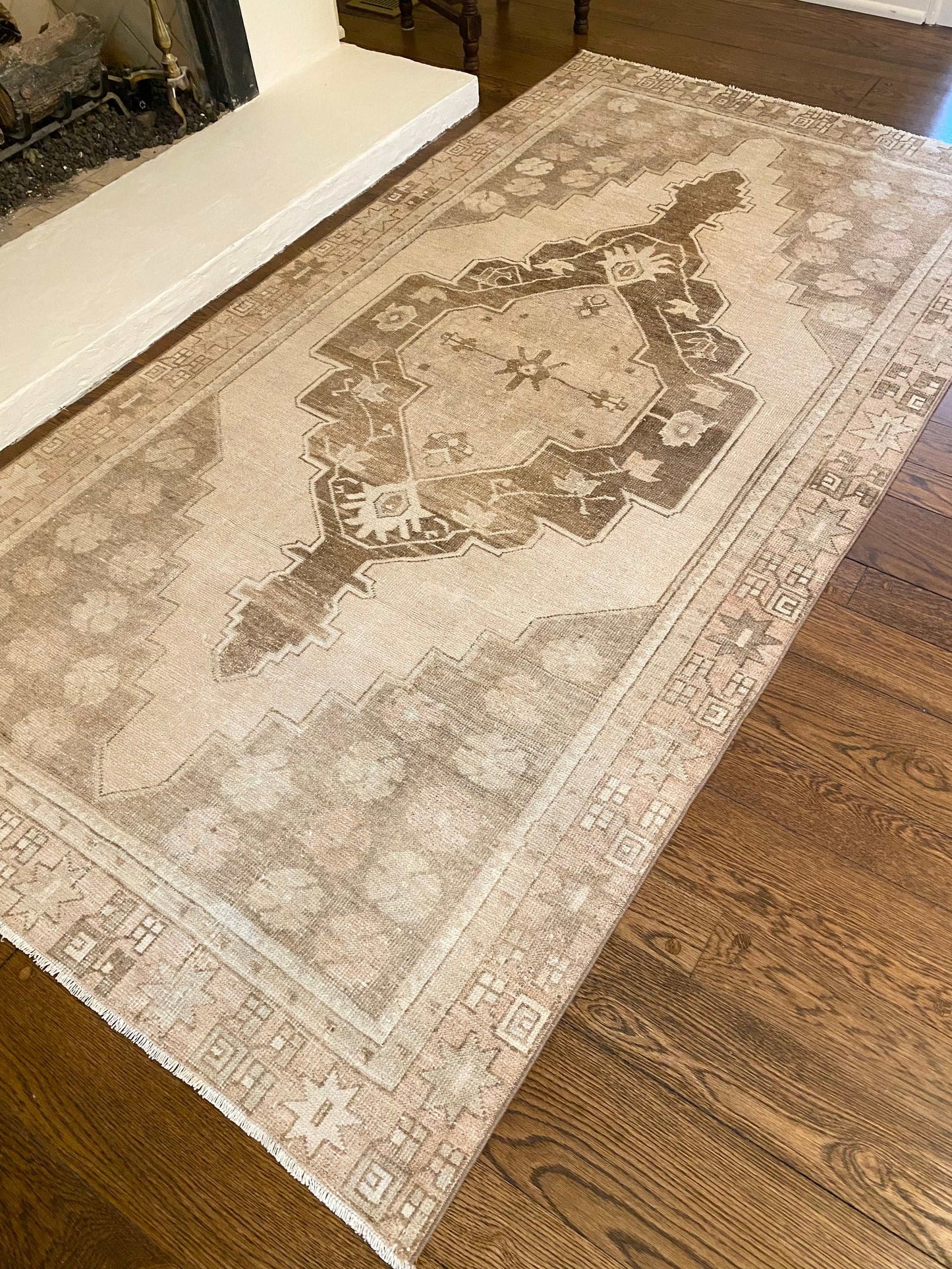 4’7”x8’10” Vintage Oushak Area Rug