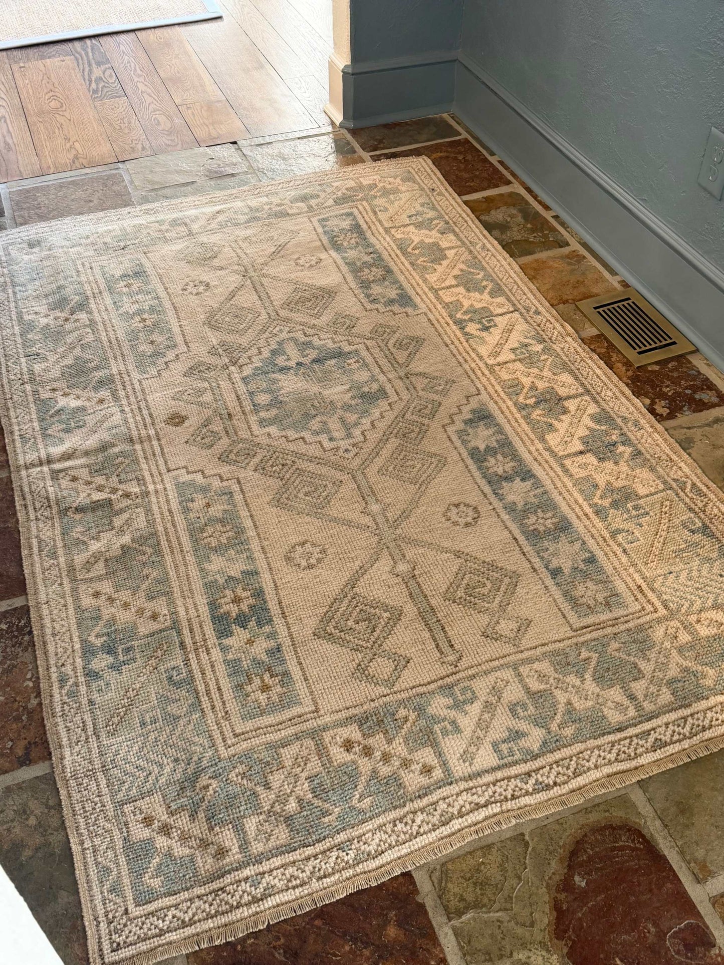 4’0”x6’2” Vintage Oushak Rug