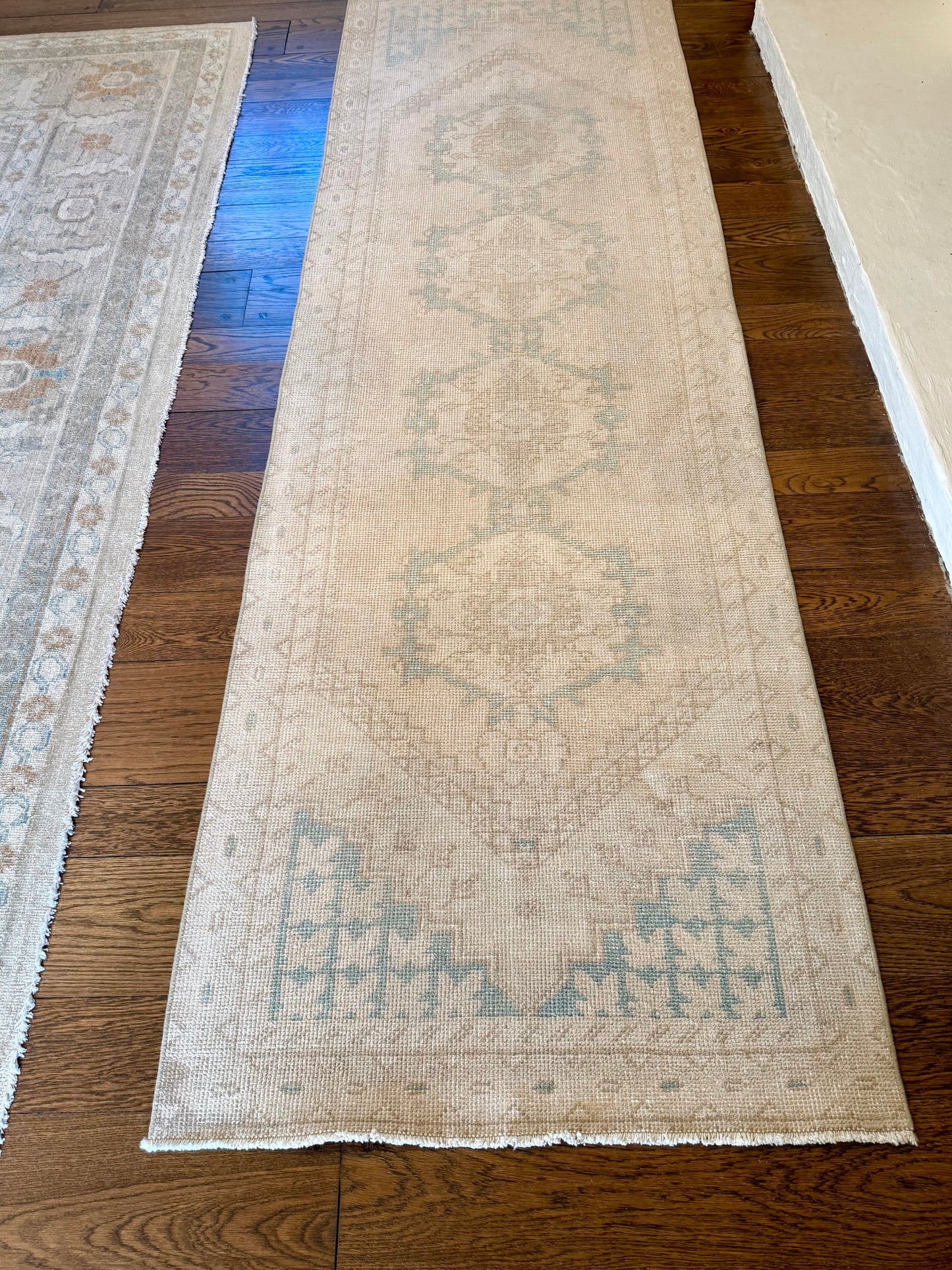 2’10”x9’6” Gorgeous Vintage Oushak Runner