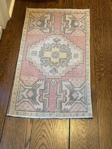 1'7" x 3' Small Turkish Rug
