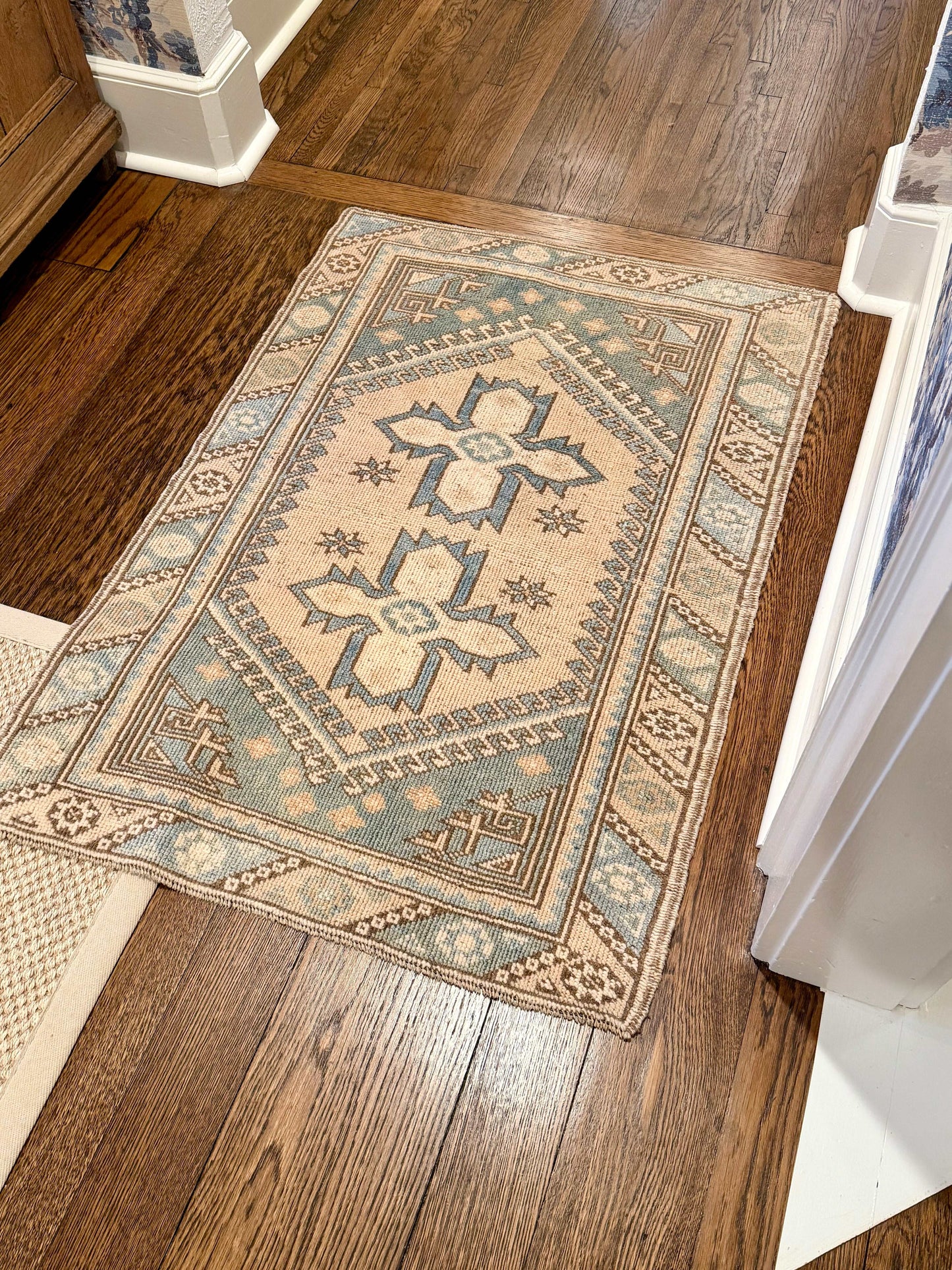 2’7”x3’8” Vintage Oushak Area Rug