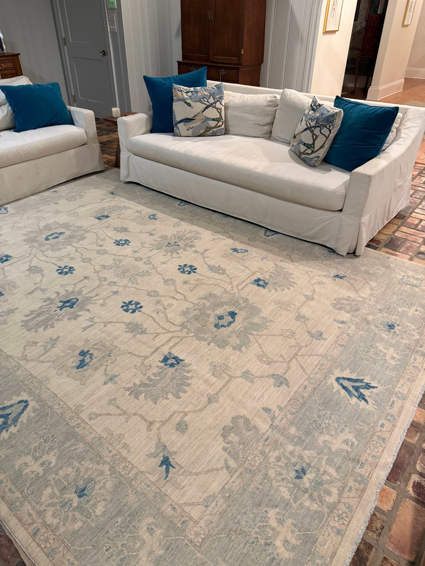 8’9” X 12’1 Large Oushak Area Rug￼