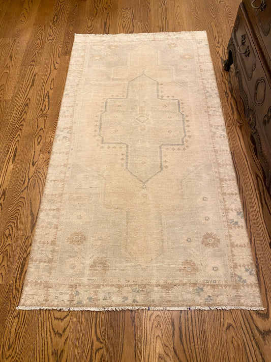 3’1”x5’11” Oushak Area Rug