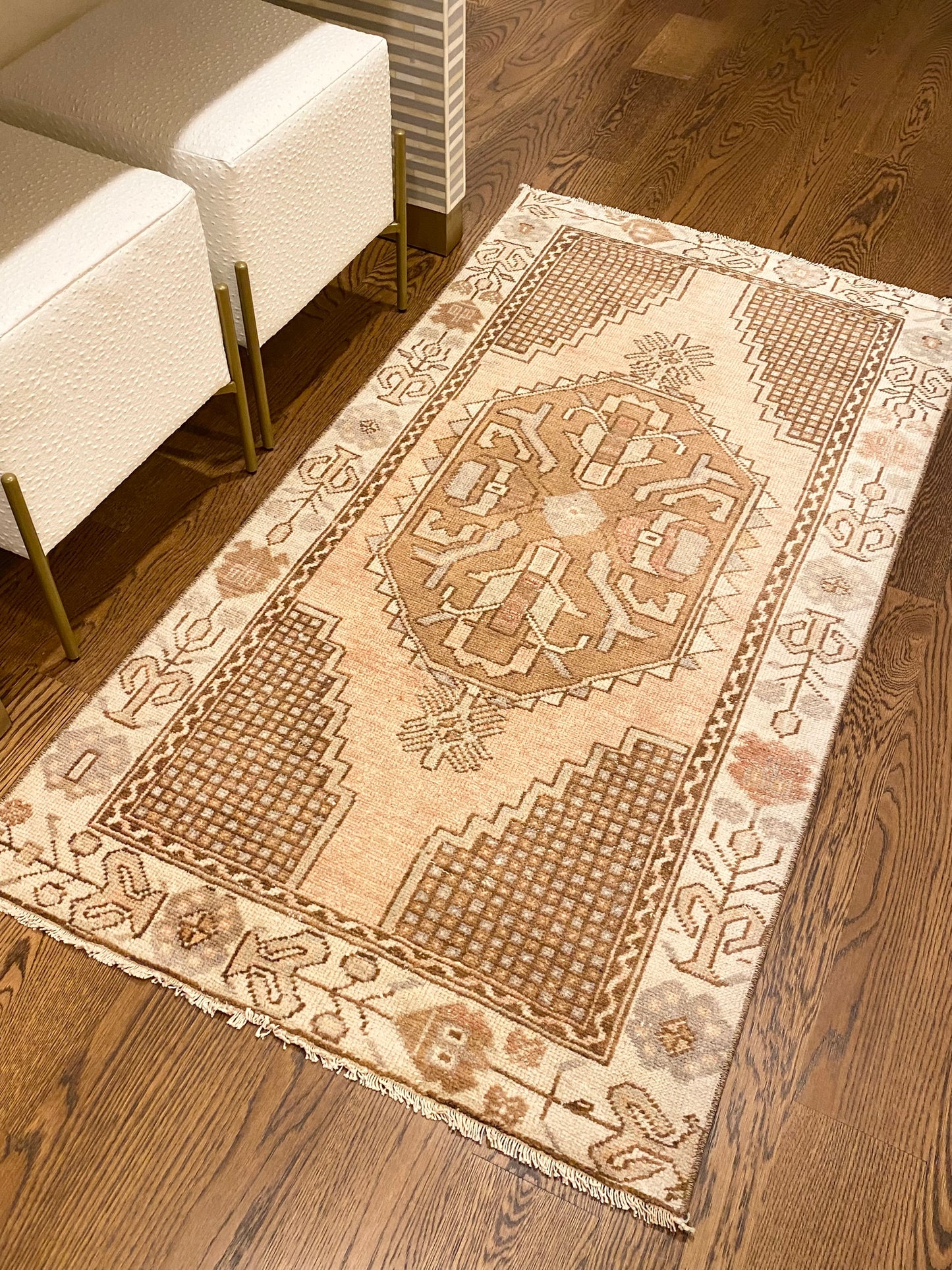 2’8”x5’1” Oushak Area Rug