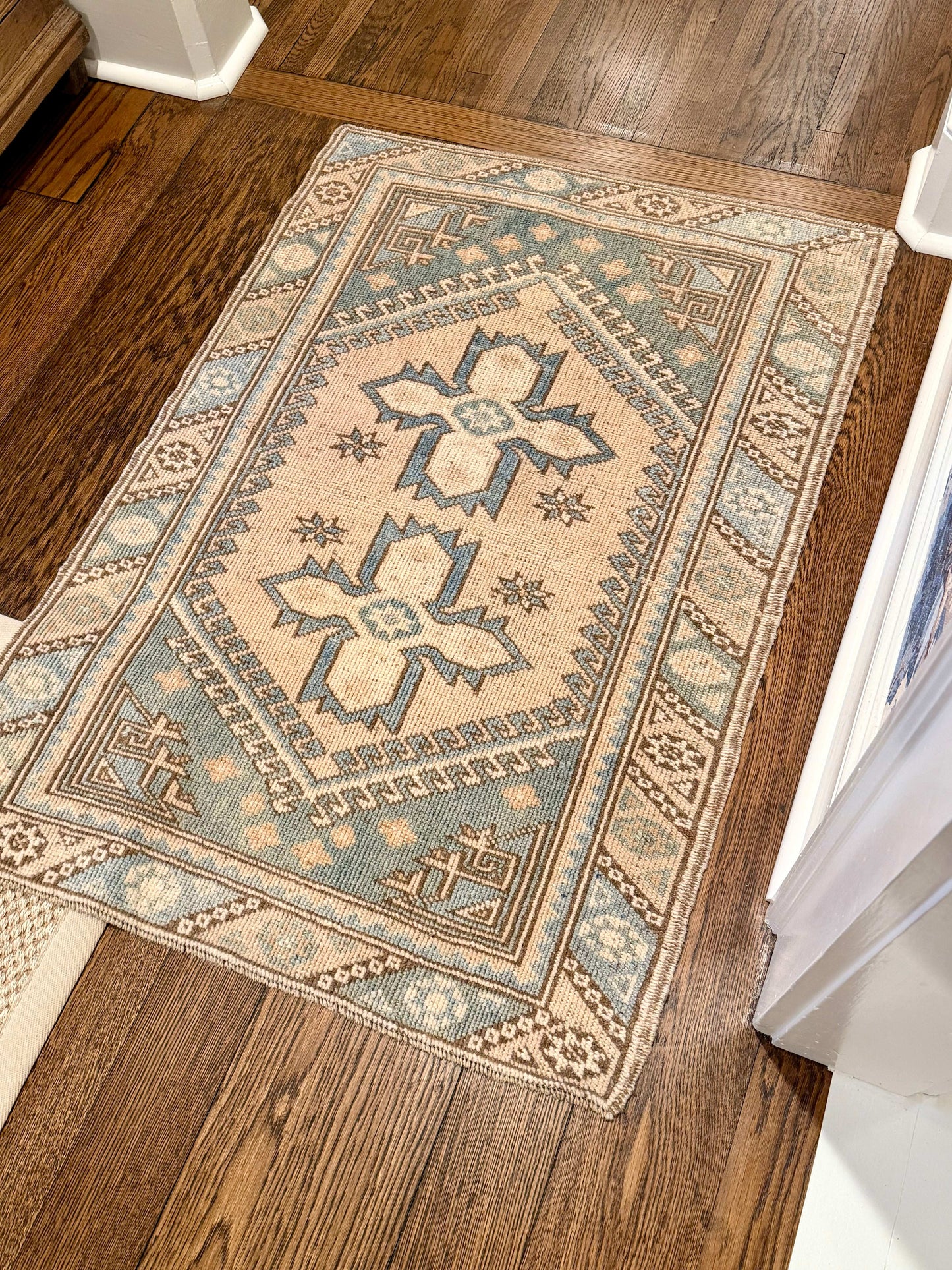 2’7”x3’8” Vintage Oushak Area Rug