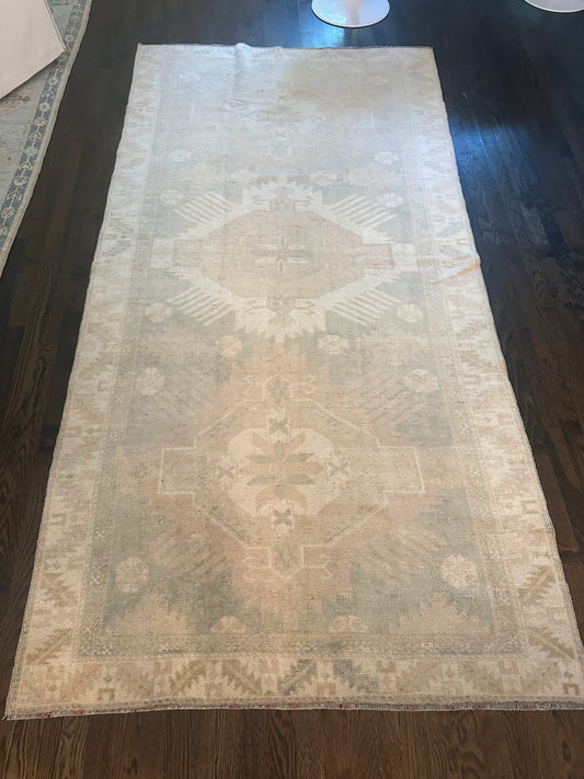 4’4” x 8’9” Gallery Rug