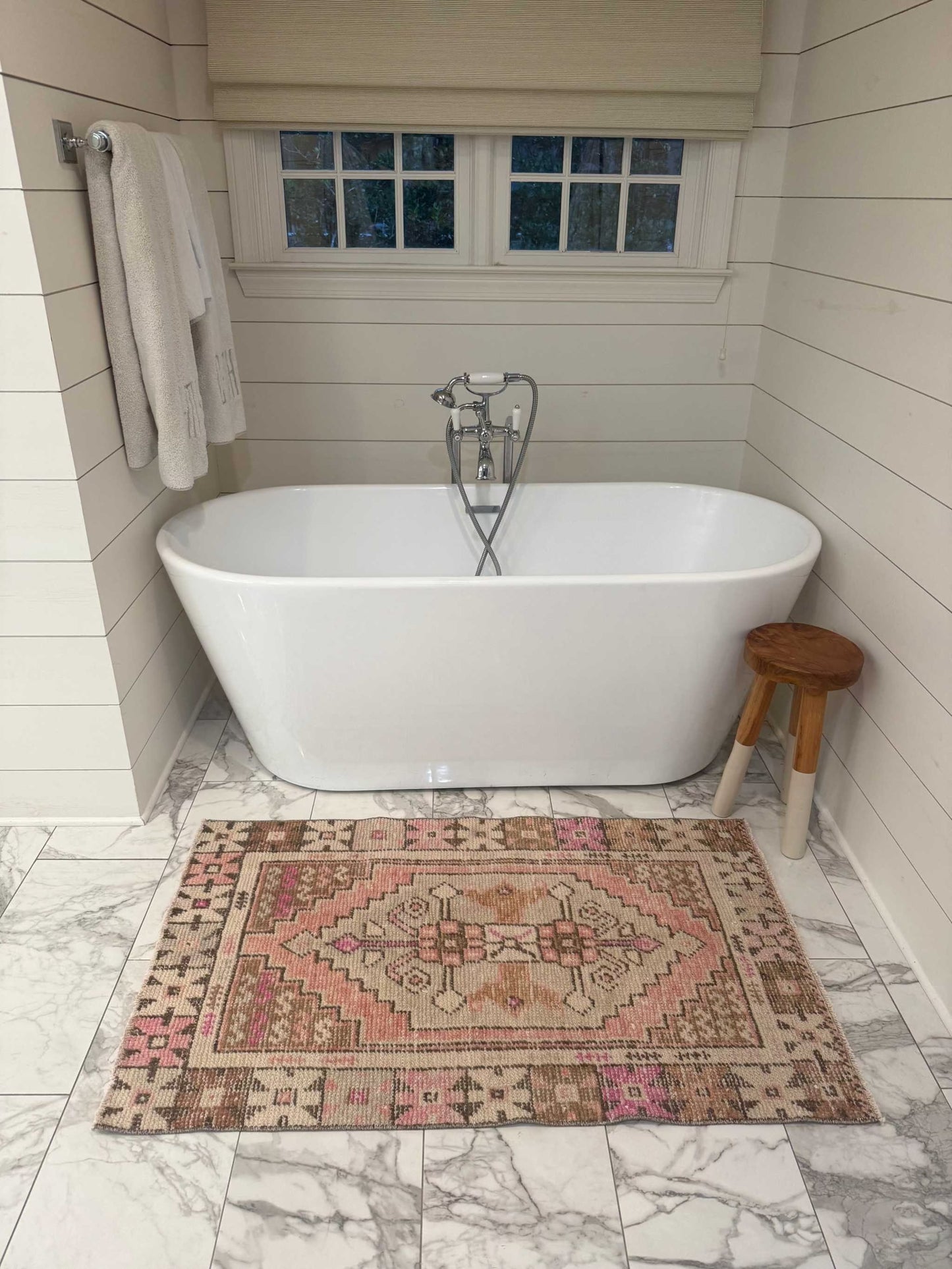 2’7” x 4’3” Vintage Rug