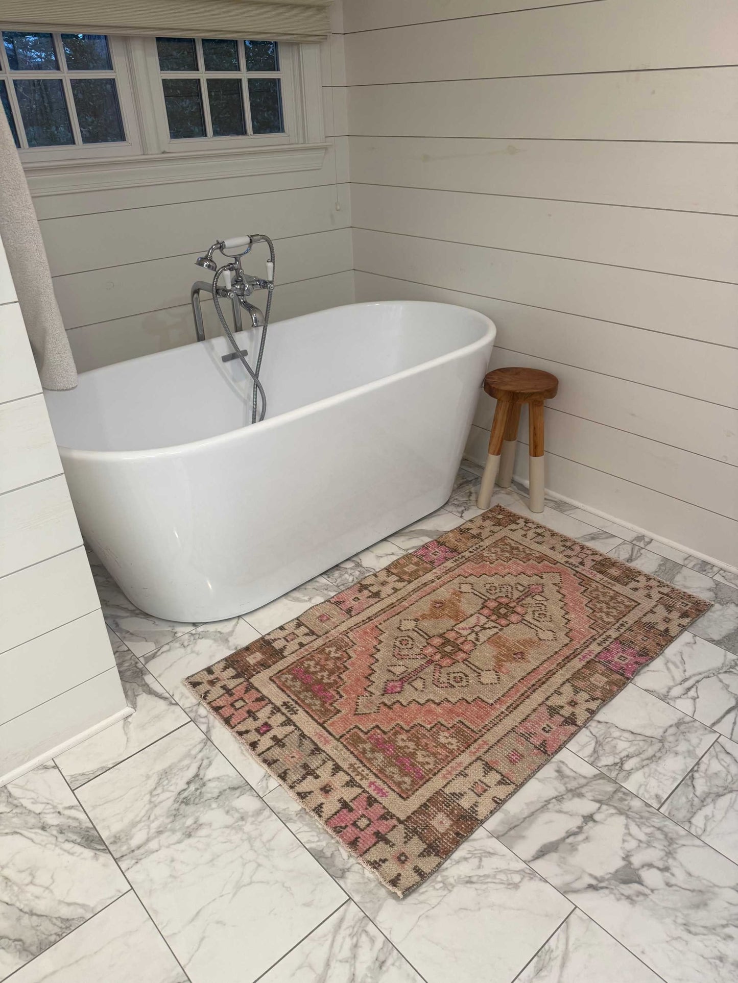 2’7” x 4’3” Vintage Rug