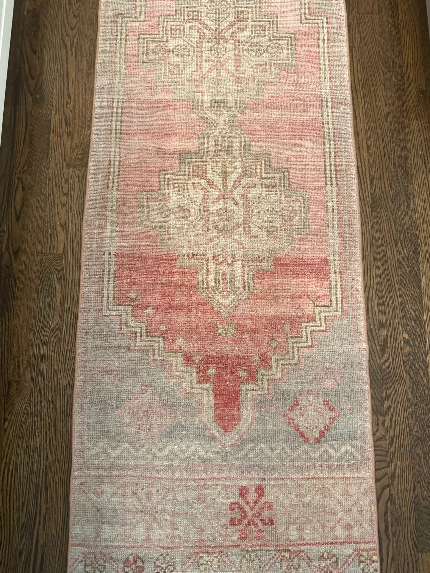 2’4” x 8’11” Runner