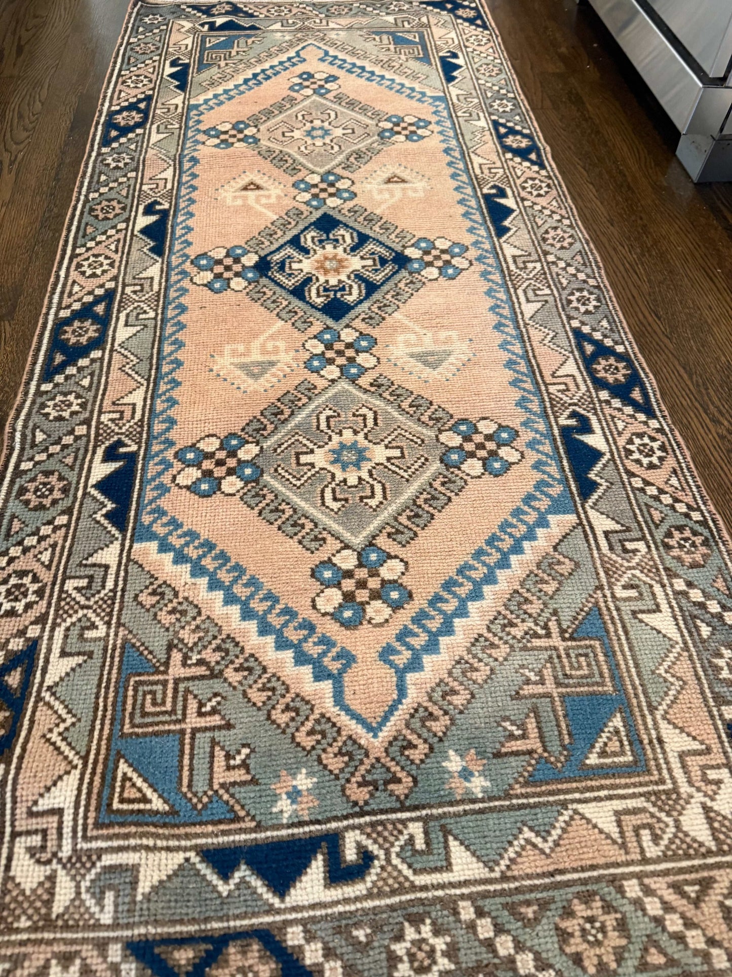 2’5” x 5’7” Runner