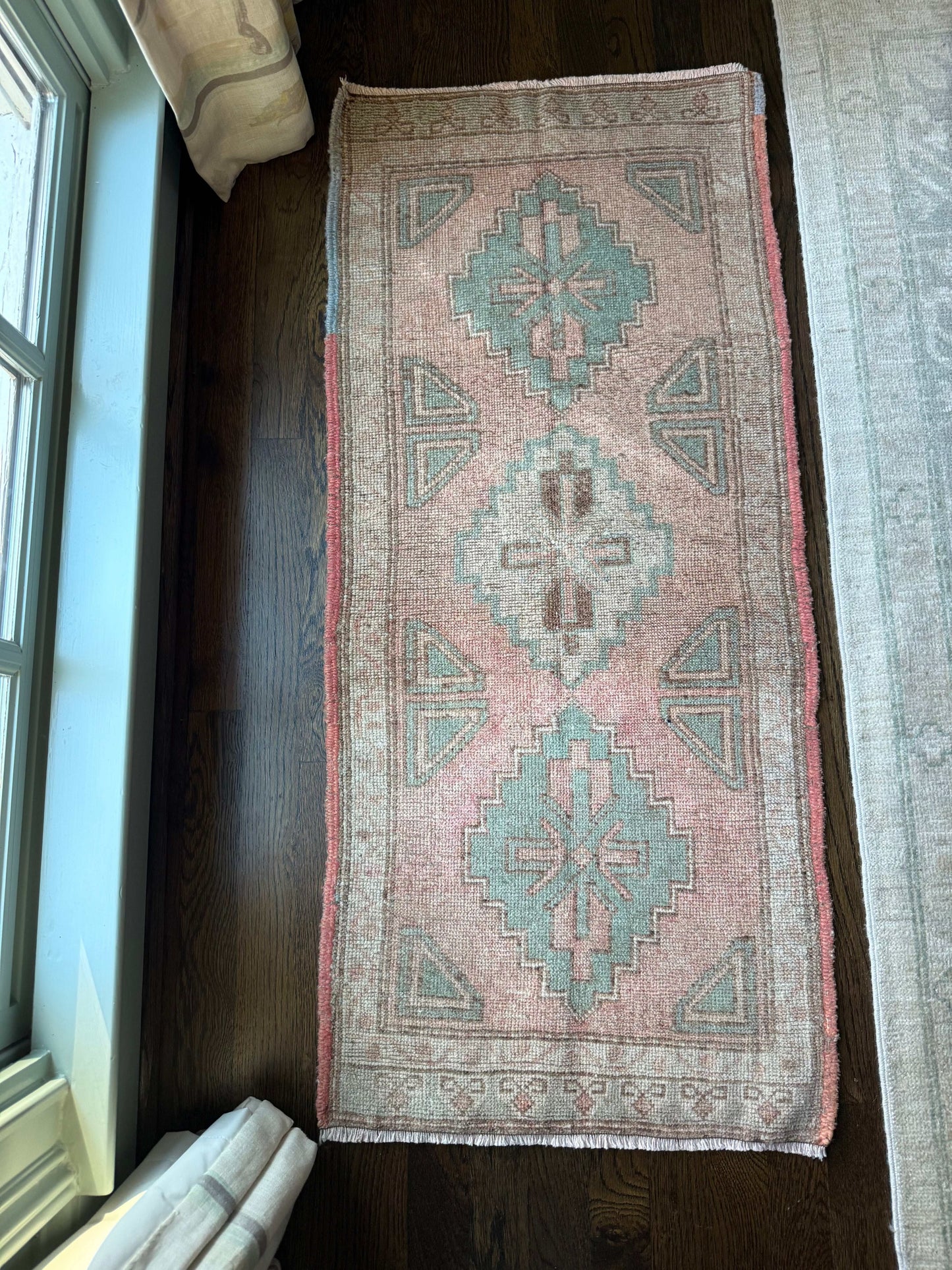 1’8” x 3’10” Mini