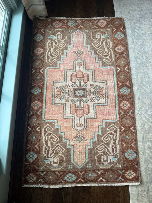 2’4” x 4’ Vintage Rug