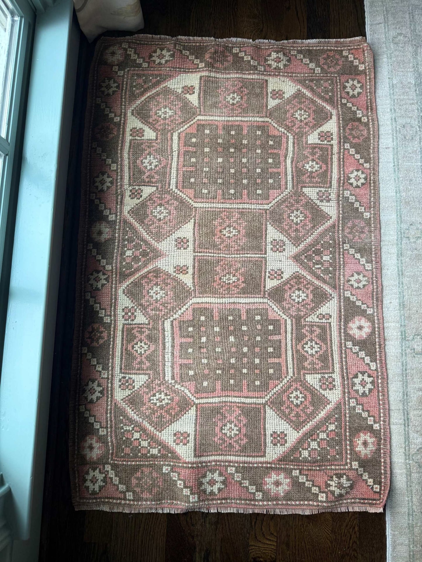 2’3” x 3’7” Vintage Rug