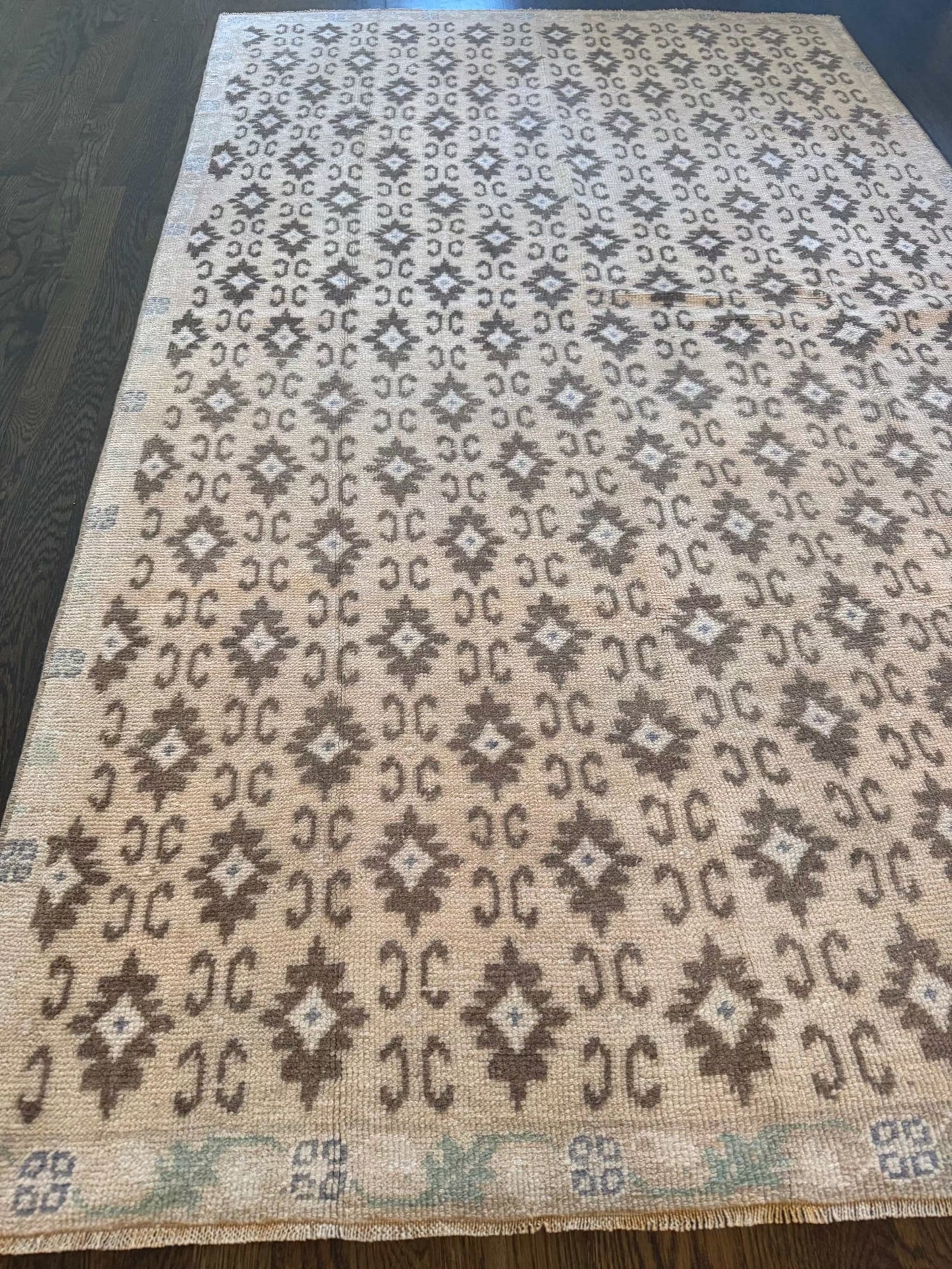 4’7” x 7’7” Vintage Area Rug
