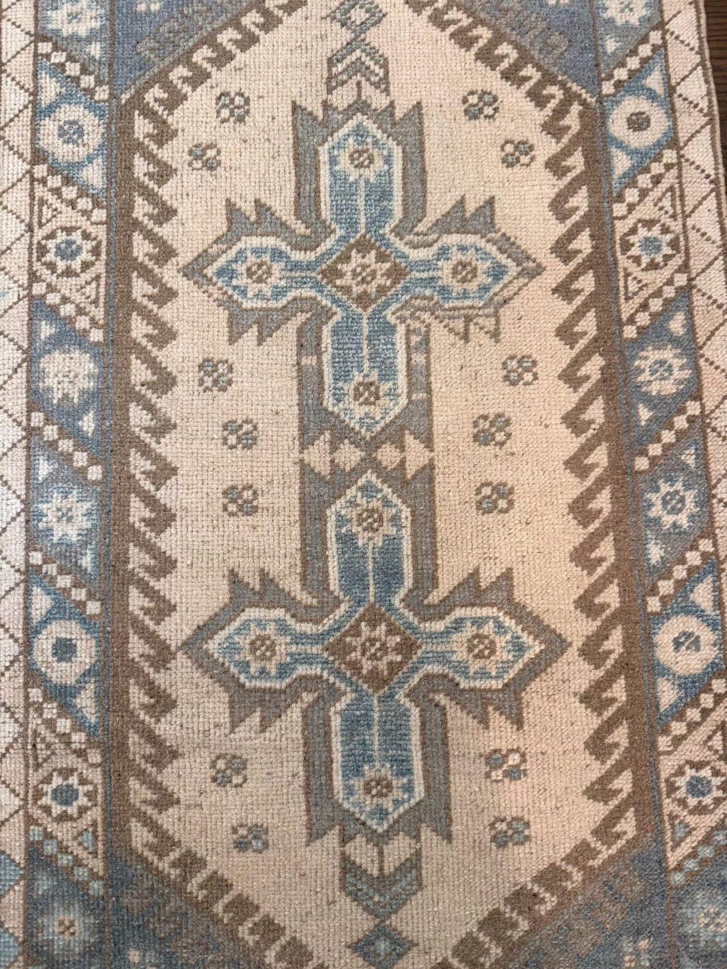 2’4” x 4’5” Runner