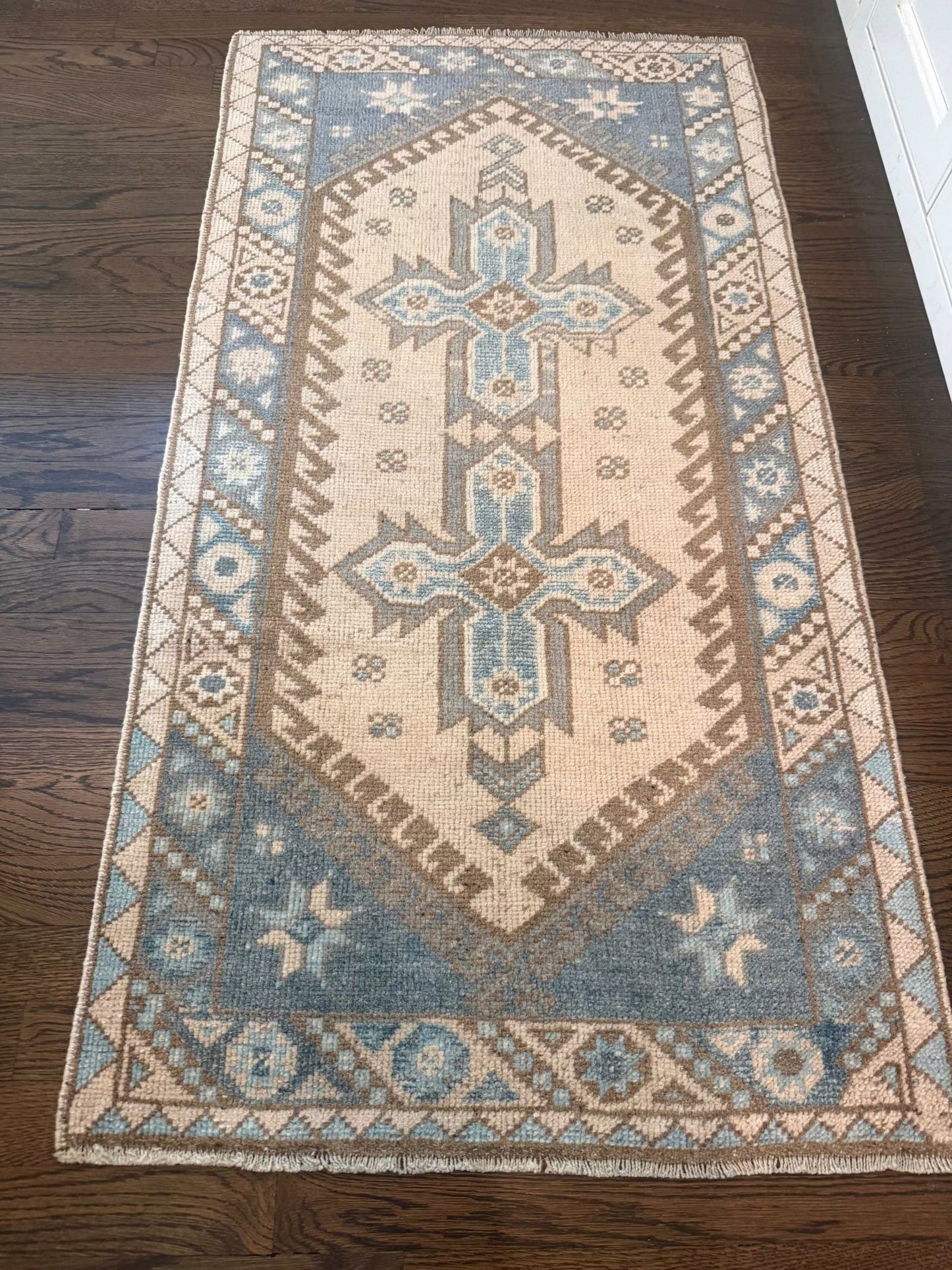 2’4” x 4’5” Runner