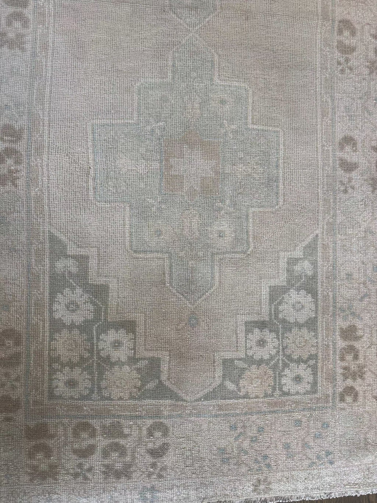 3’8” x 7’1” Area Rug