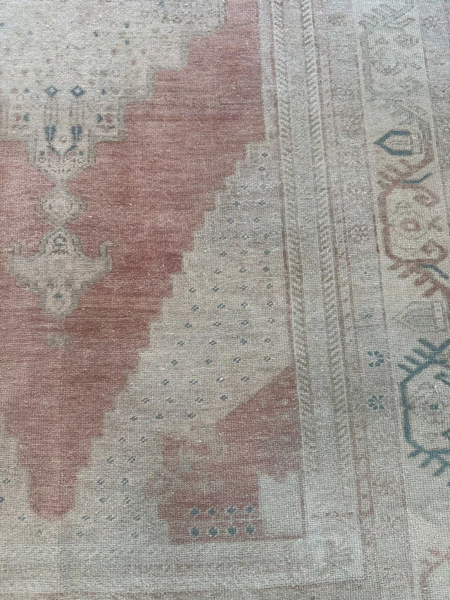 4’10” x 9’6” Area Rug