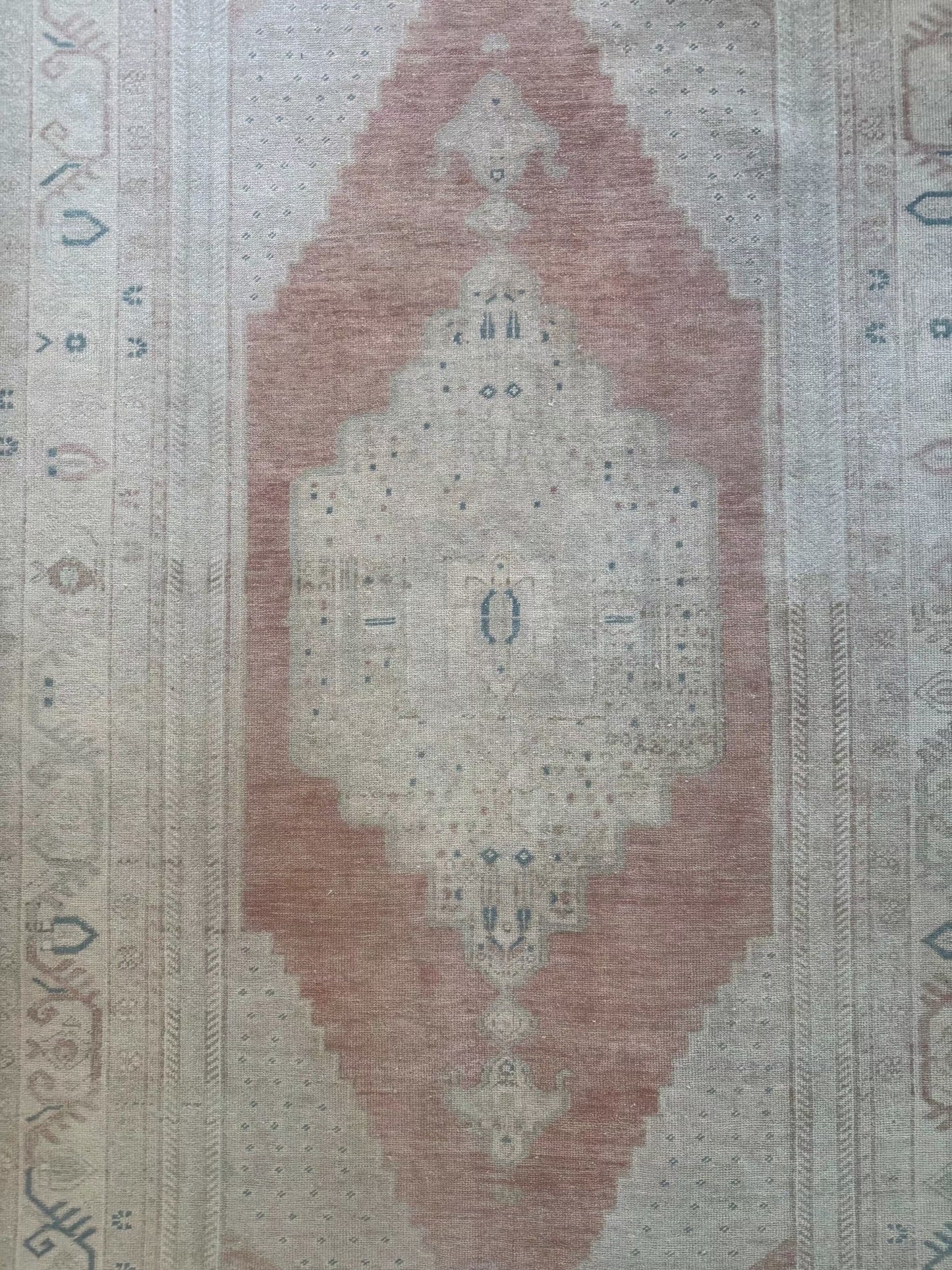 4’10” x 9’6” Area Rug