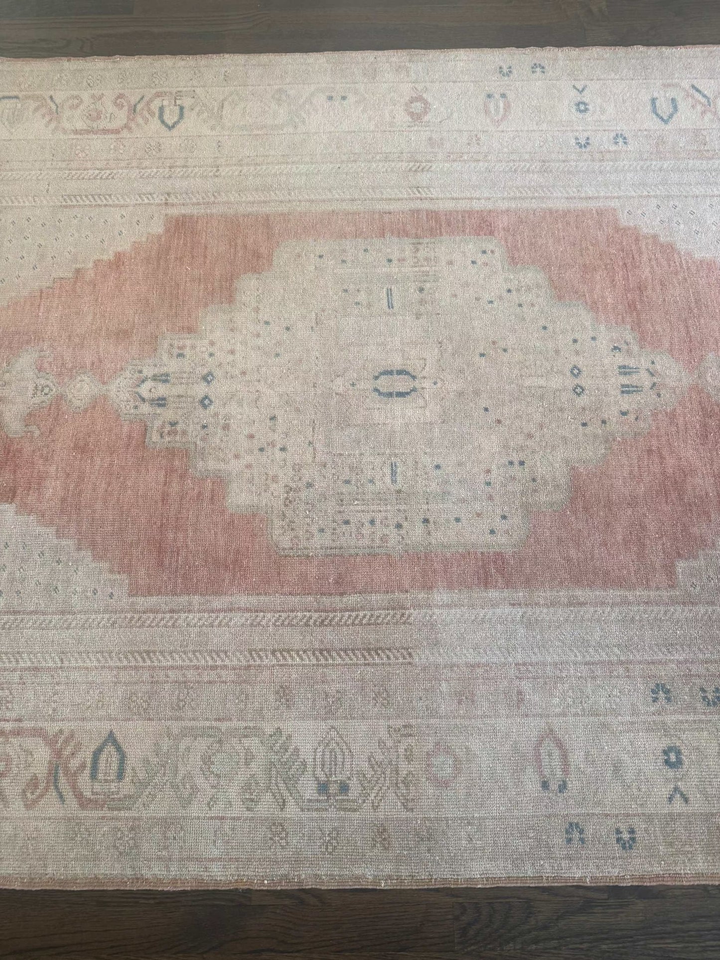 4’10” x 9’6” Area Rug
