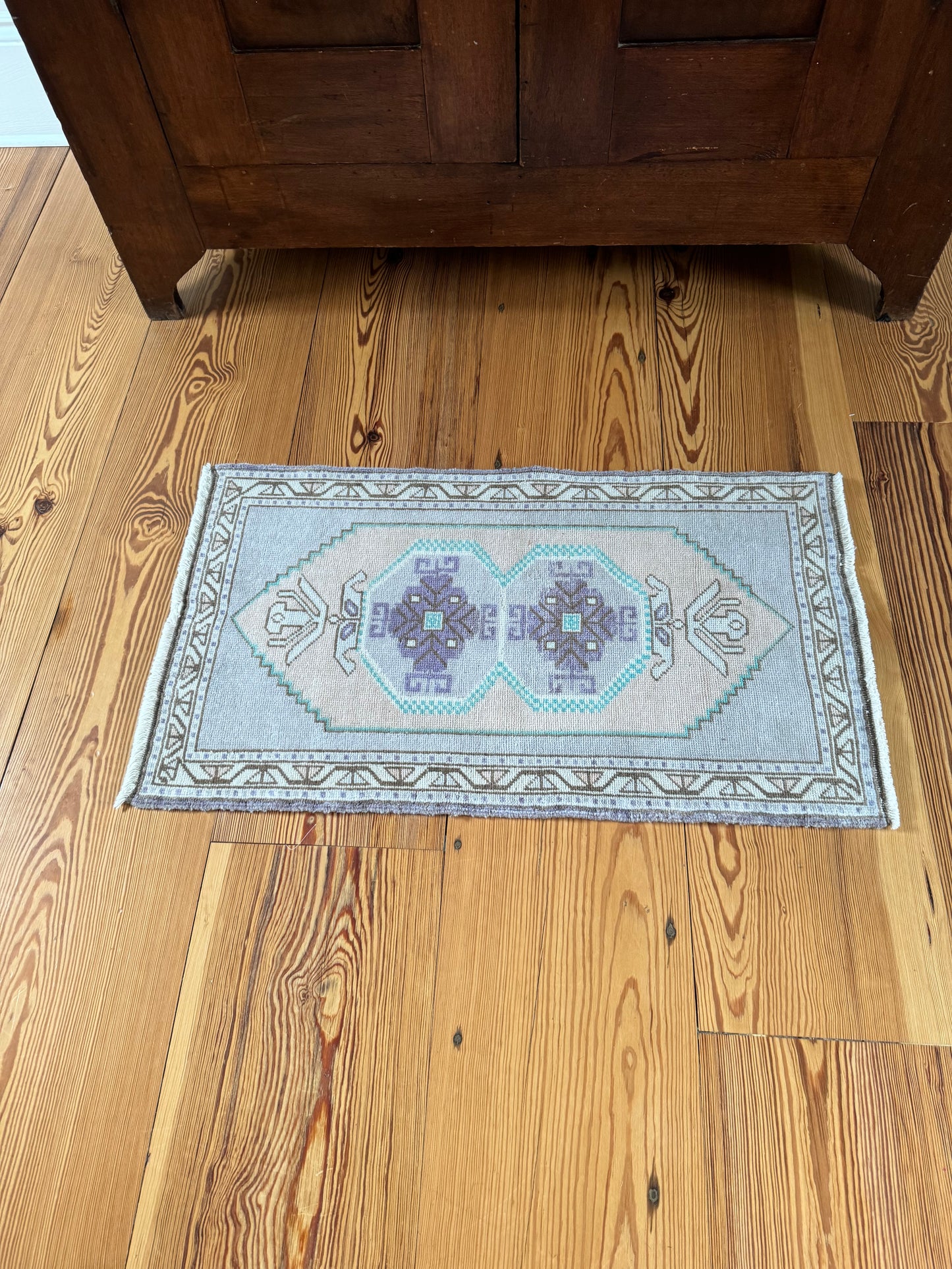 1'9" x 3'1" Small Rug with Purple