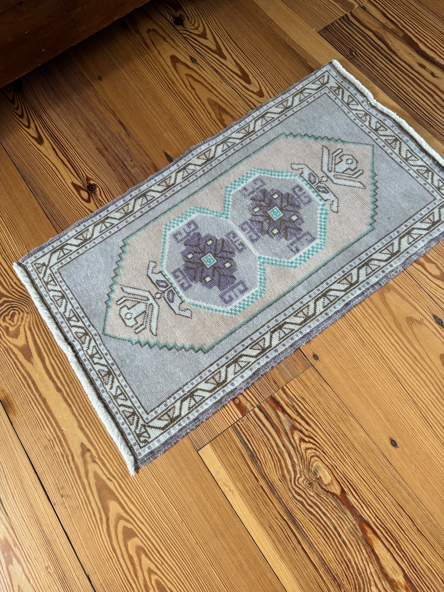 1'9" x 3'1" Small Rug with Purple