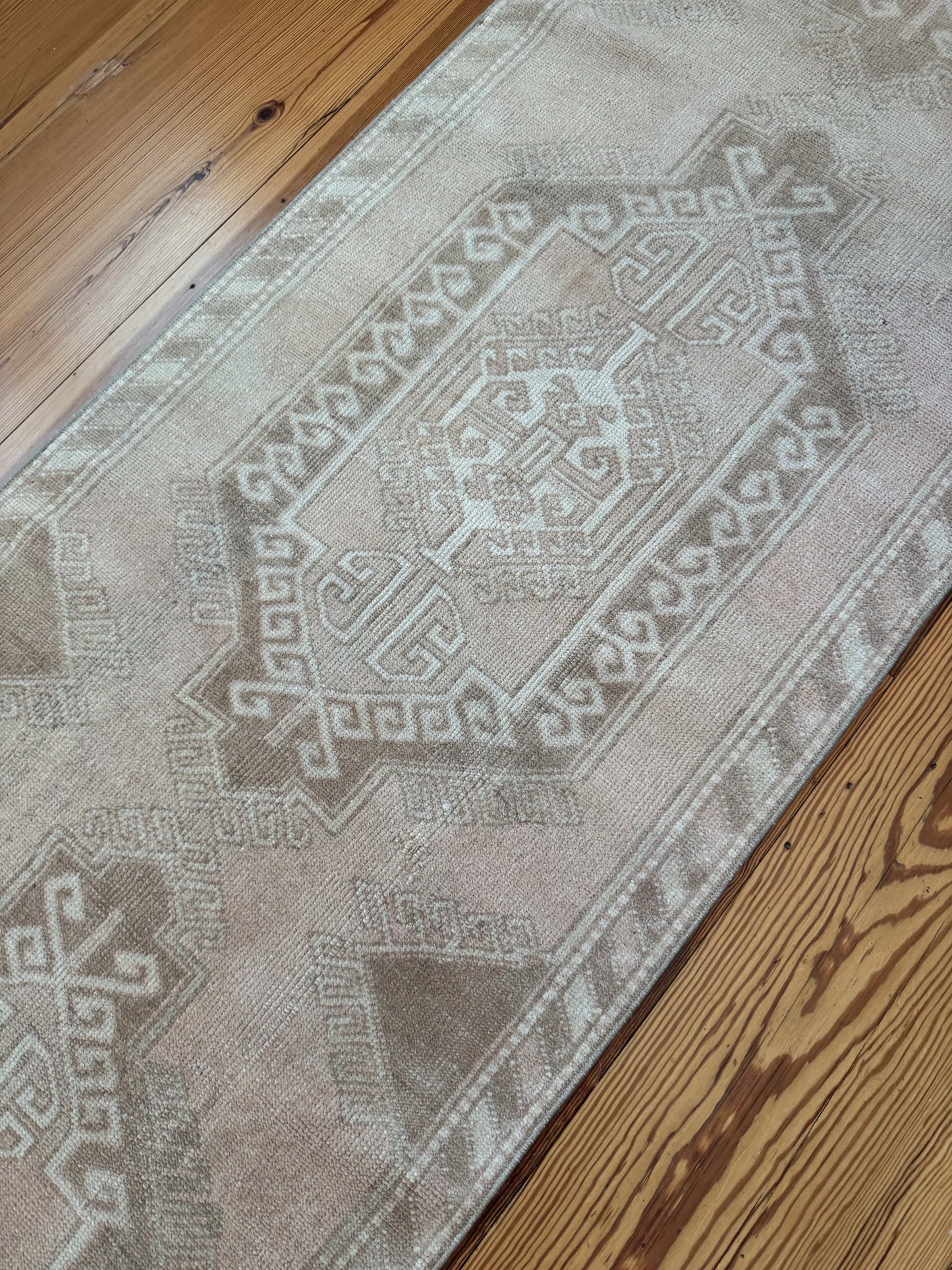 2’8” x 11’ Runner