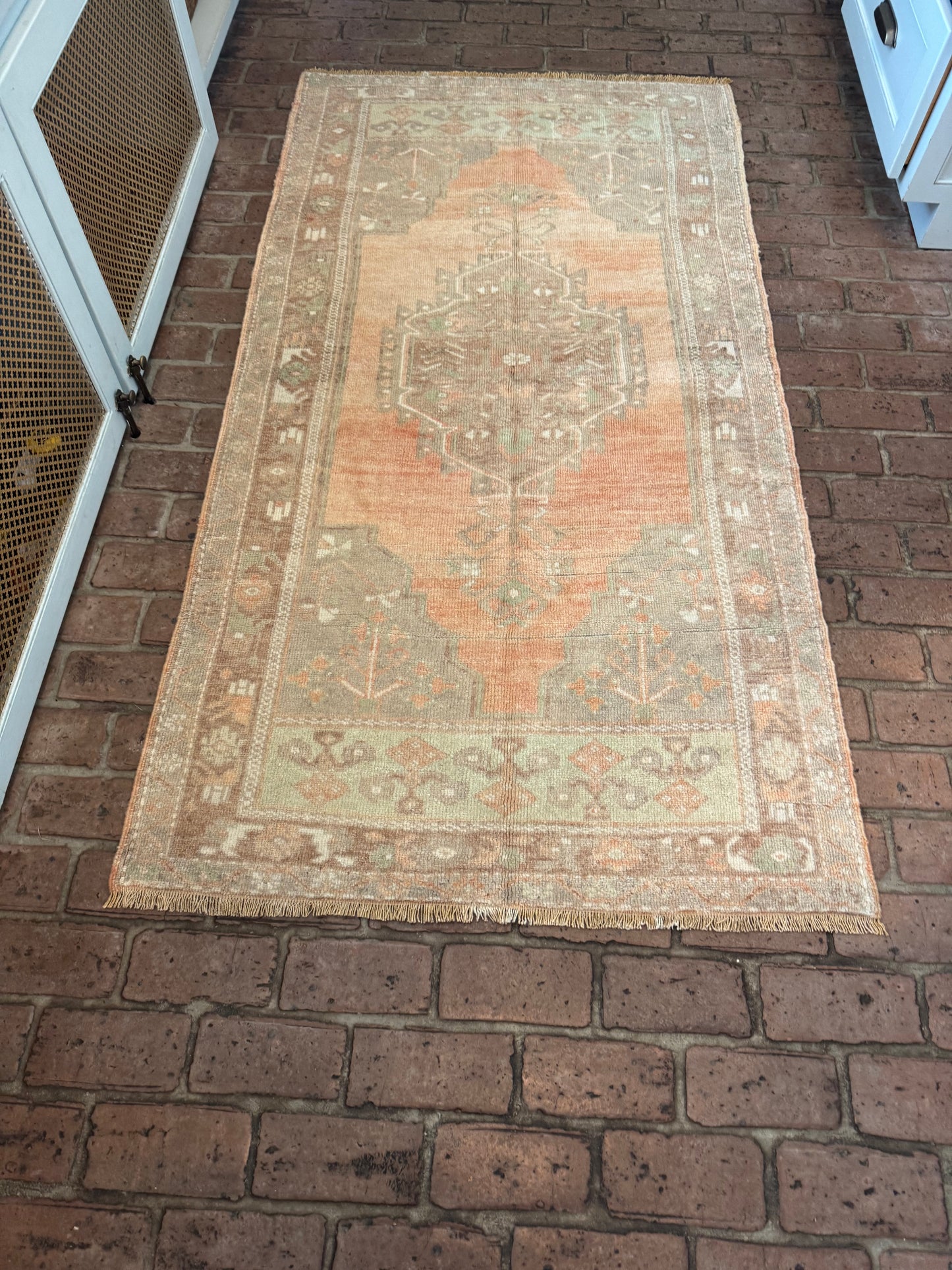 3'5" x 6'6" Area Rug