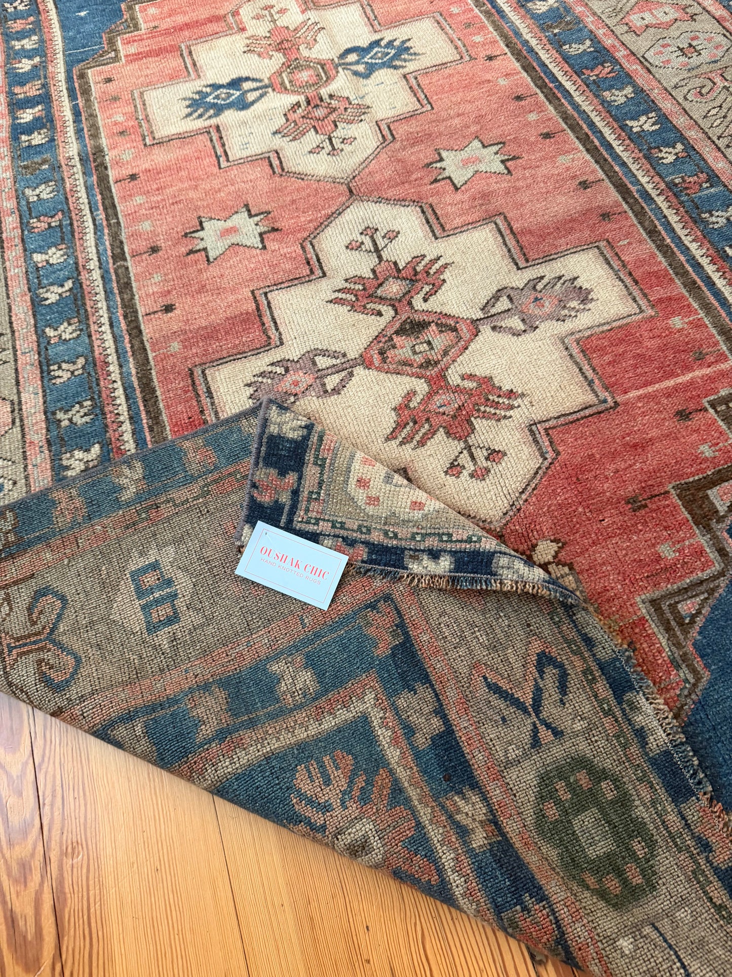 4'4" x 6'4" Area Rug with Navy and Red
