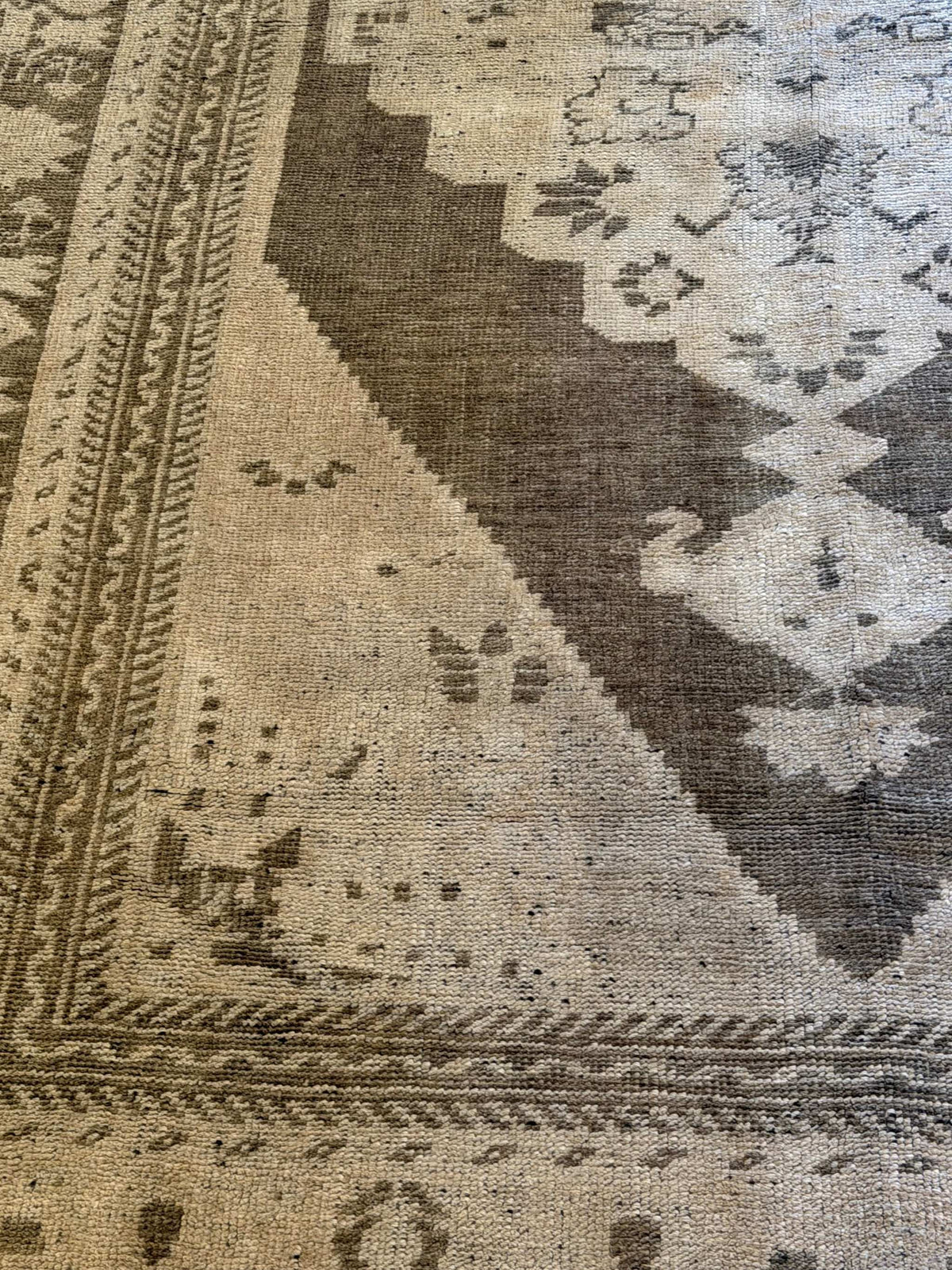 5’7”x9’1” Muted Olive Green and Mushroom Taupe Turkish Rug