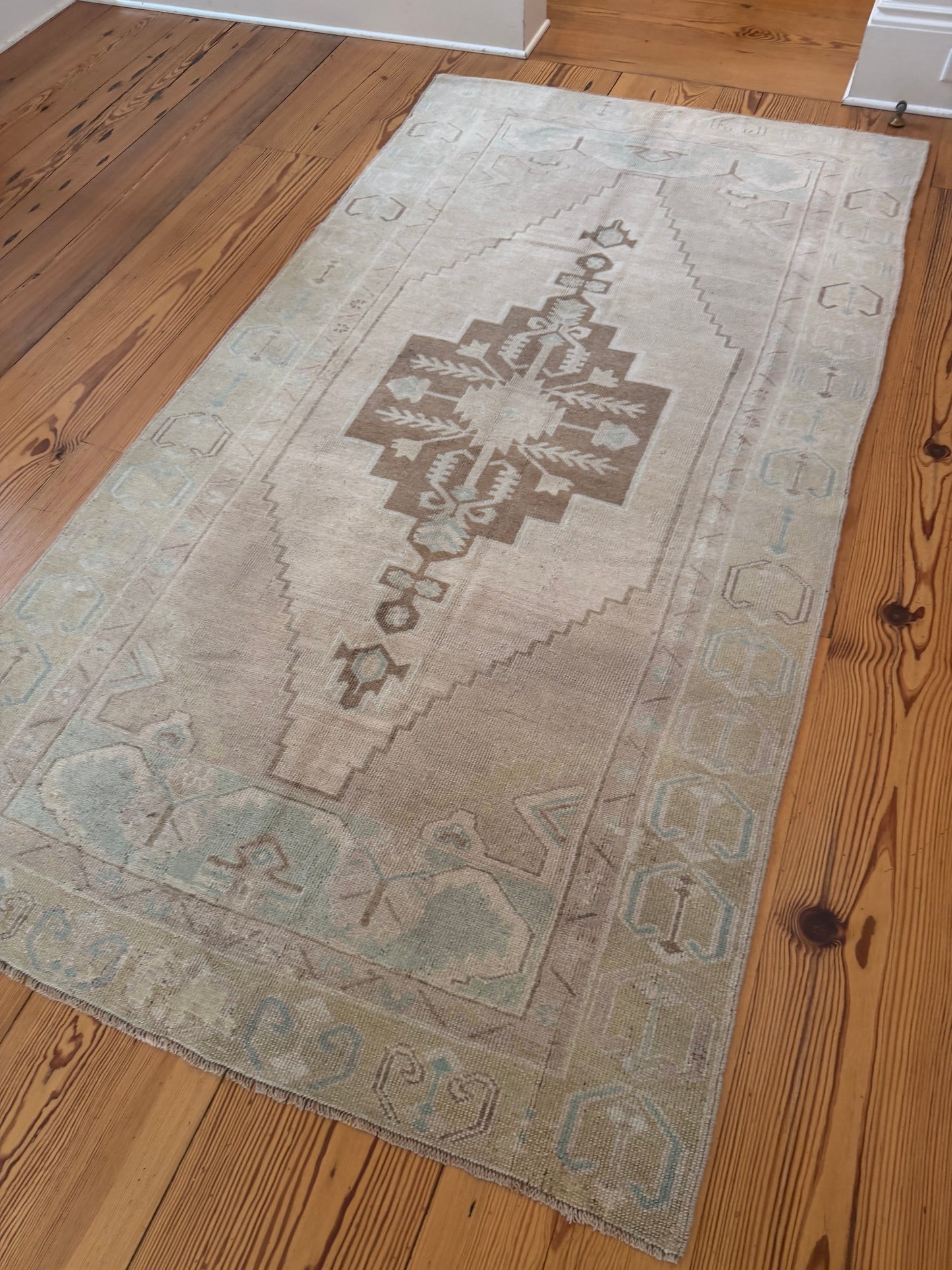 4'3" x 8'2" Area Rug