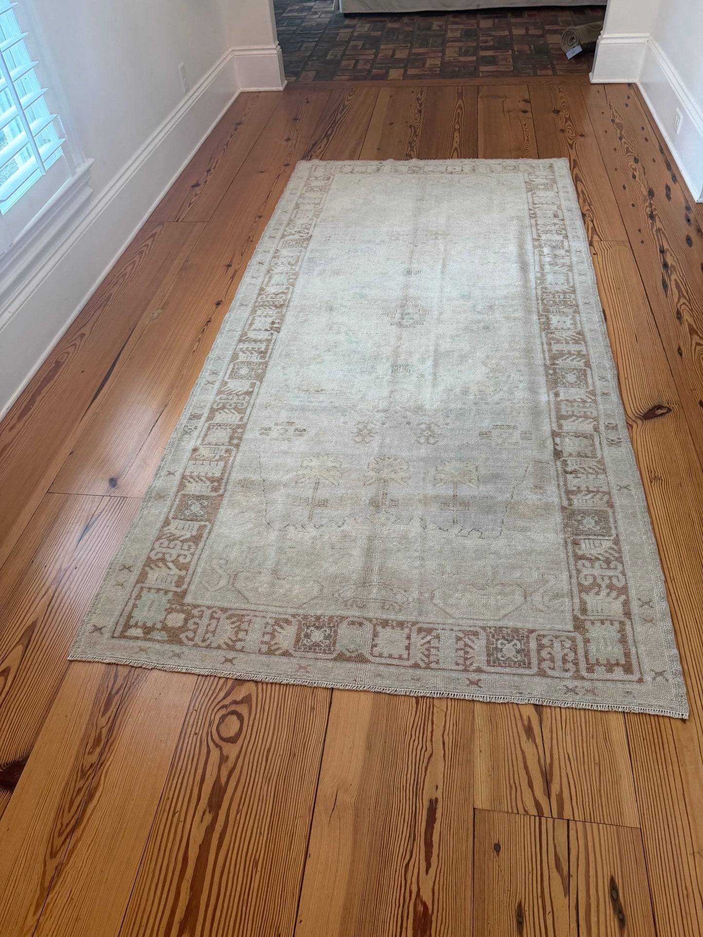 4'2" x 8'10" Area Rug
