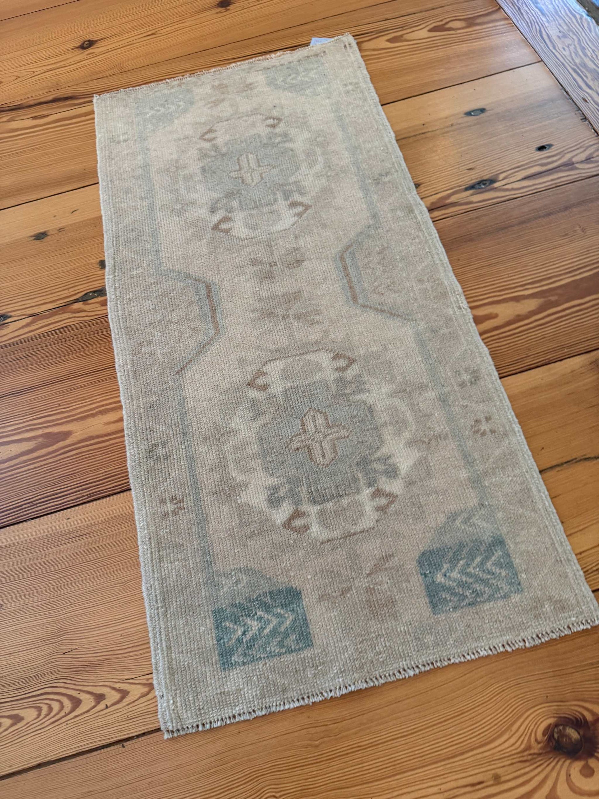 Small Oushak Rug 1'9" x 3'7" vintage hand-knotted wool with pale blue-gray and beige double cross medallion design
