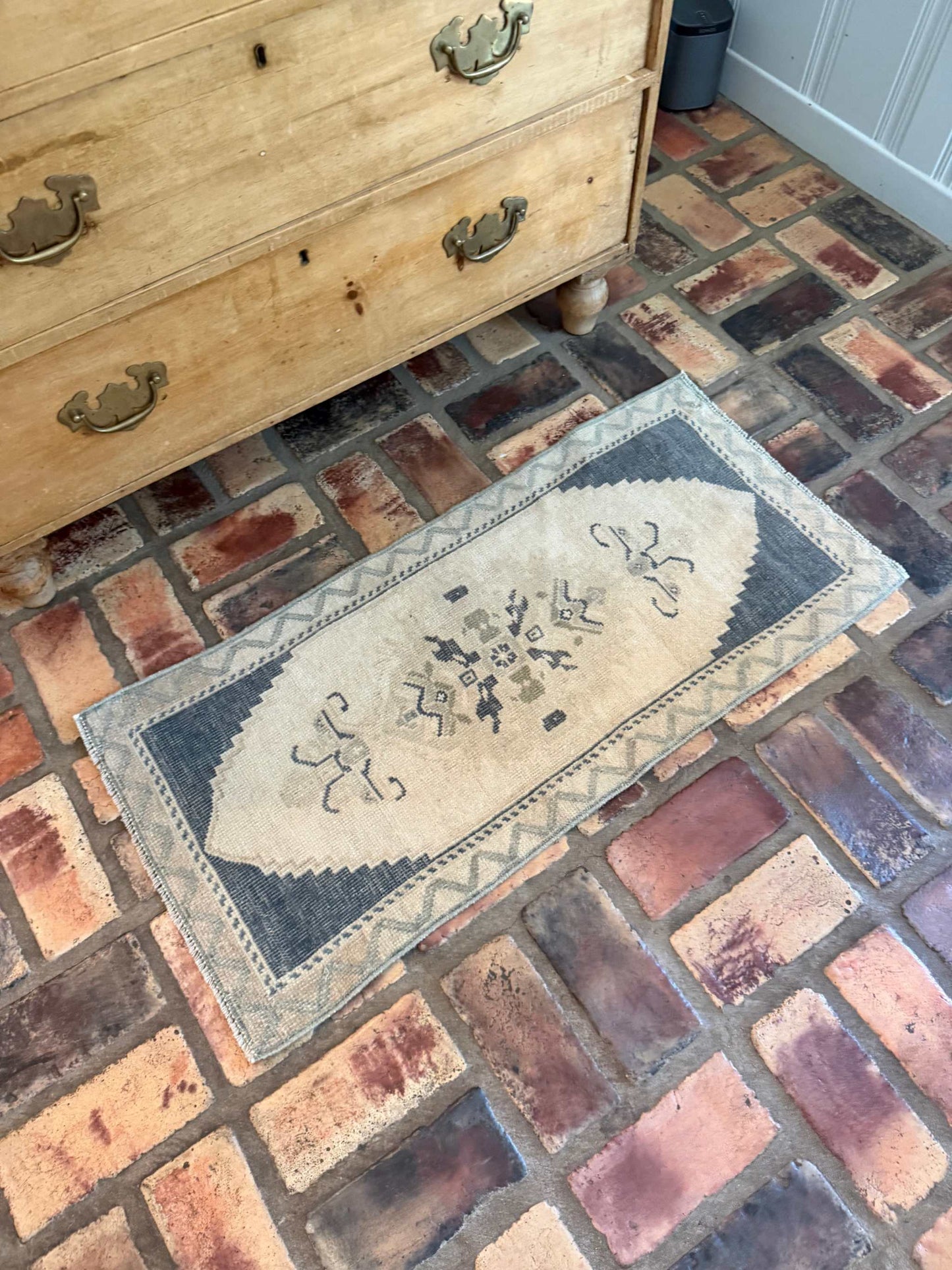 Small 1'6" x 3'3" vintage hand-knotted wool rug in deep slate blue and beige tones