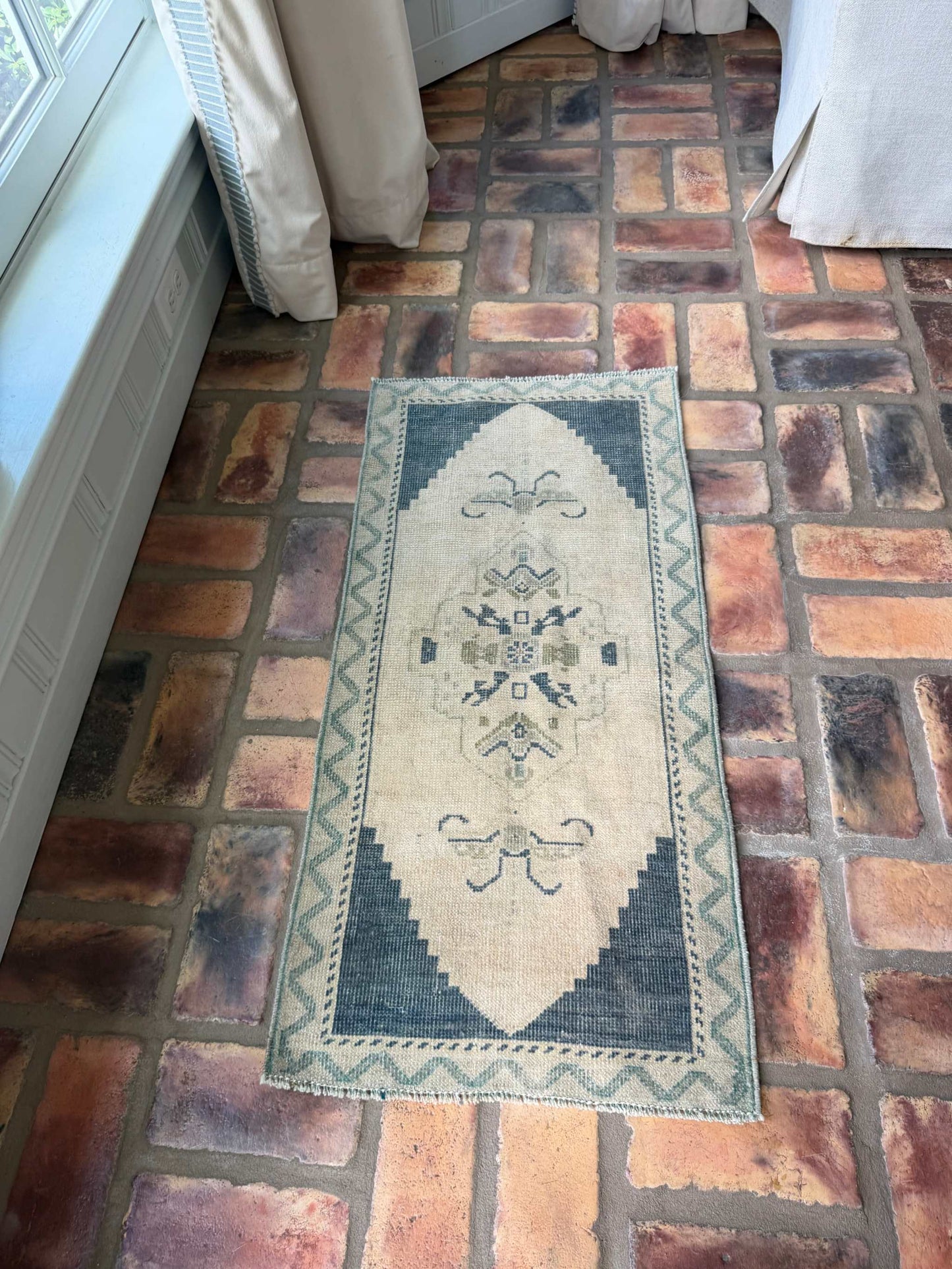 1'6" x 3'3" Small Rug with Slate Blue